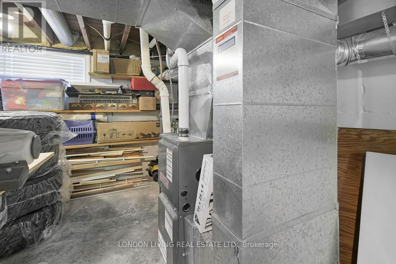 202 Emery Street E, London South, Ontario  N6C 2E2 - Photo 33 - X12536794