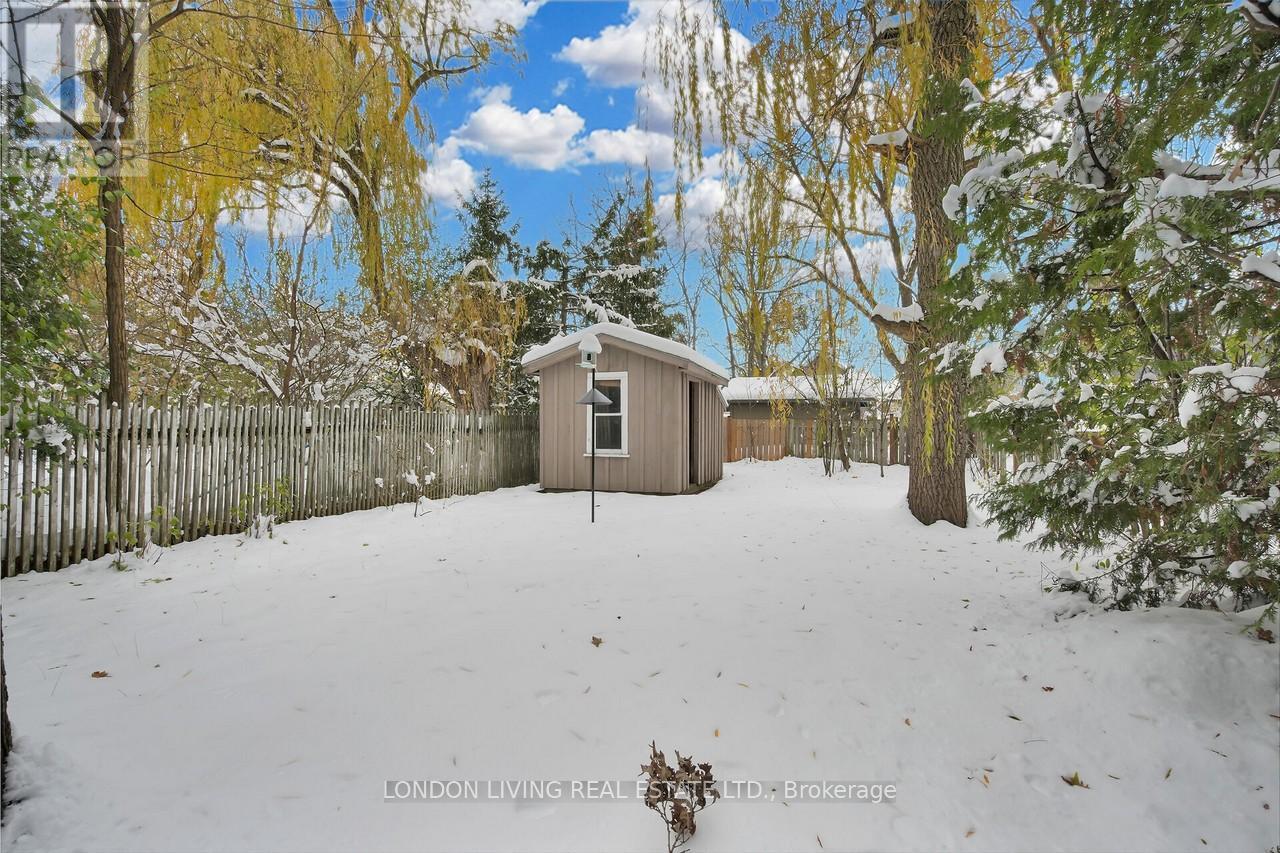 202 Emery Street E, London South, Ontario  N6C 2E2 - Photo 39 - X12536794