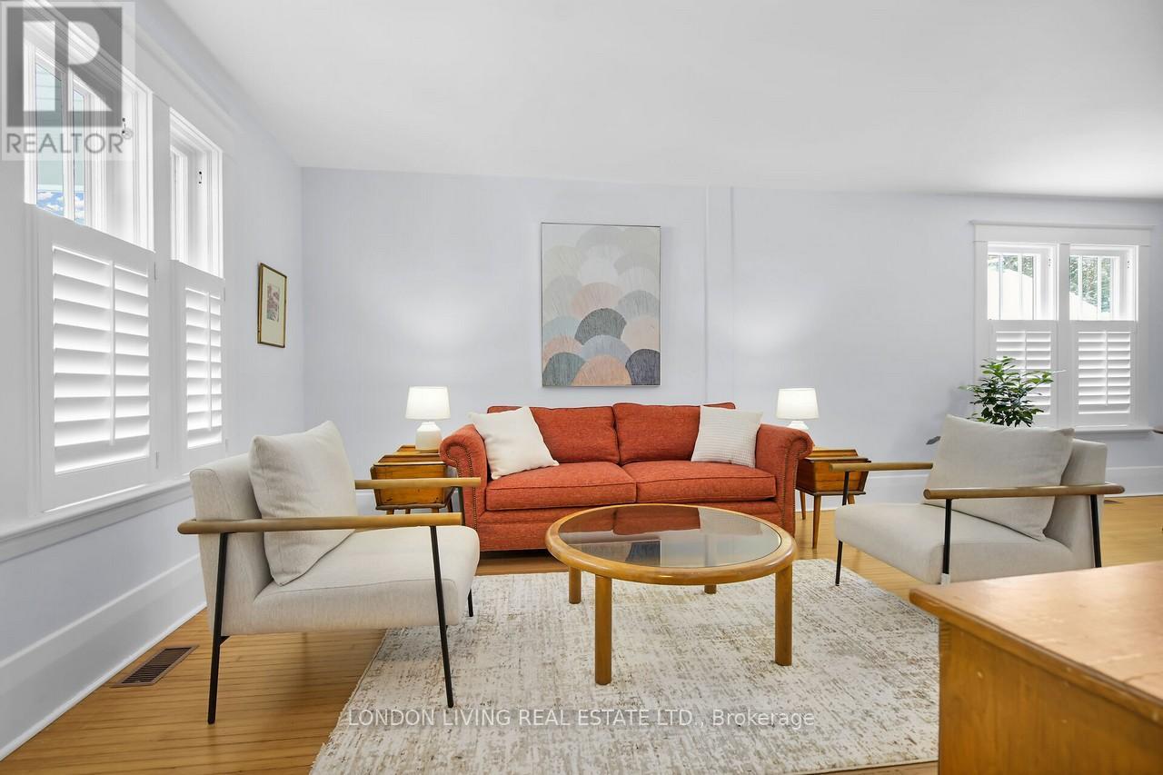 202 Emery Street E, London South, Ontario  N6C 2E2 - Photo 4 - X12536794