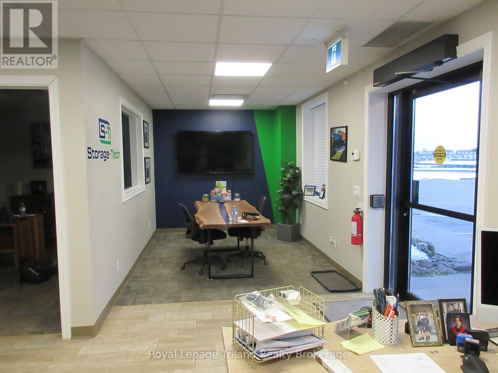 Unit 3 - 1099 Commerce Way, Woodstock, Ontario  N4V 0A2 - Photo 5 - X12523076