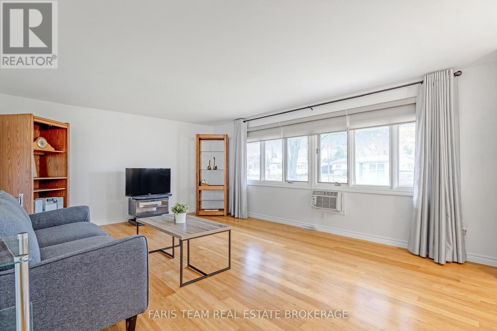 25 Recreation Drive, Innisfil, Ontario  L9S 1N5 - Photo 12 - N12536460