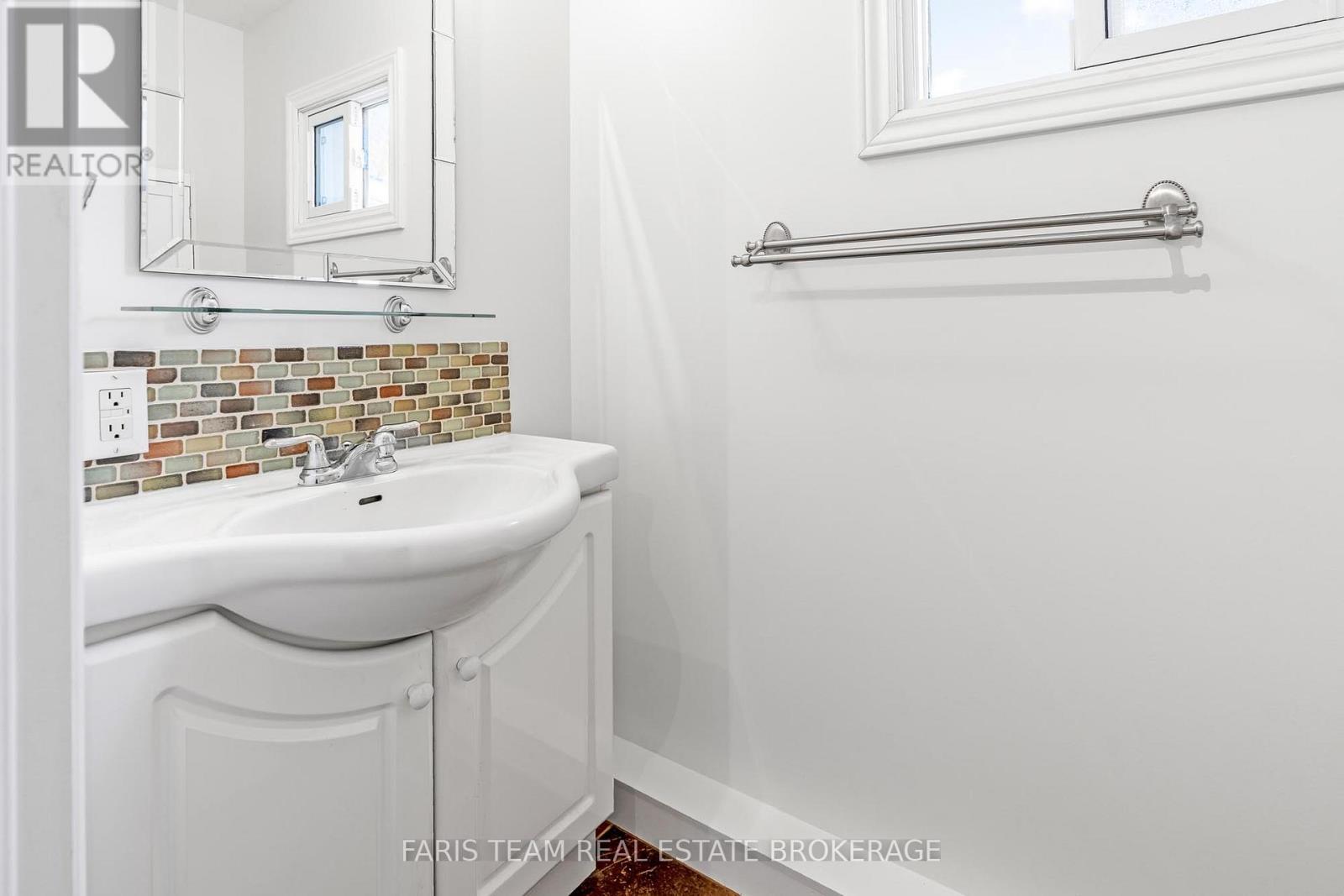 25 Recreation Drive, Innisfil, Ontario  L9S 1N5 - Photo 20 - N12536460