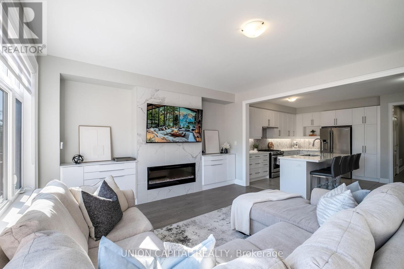 307 Silk Twist Drive, East Gwillimbury, Ontario  L9N 0V4 - Photo 7 - N12536480