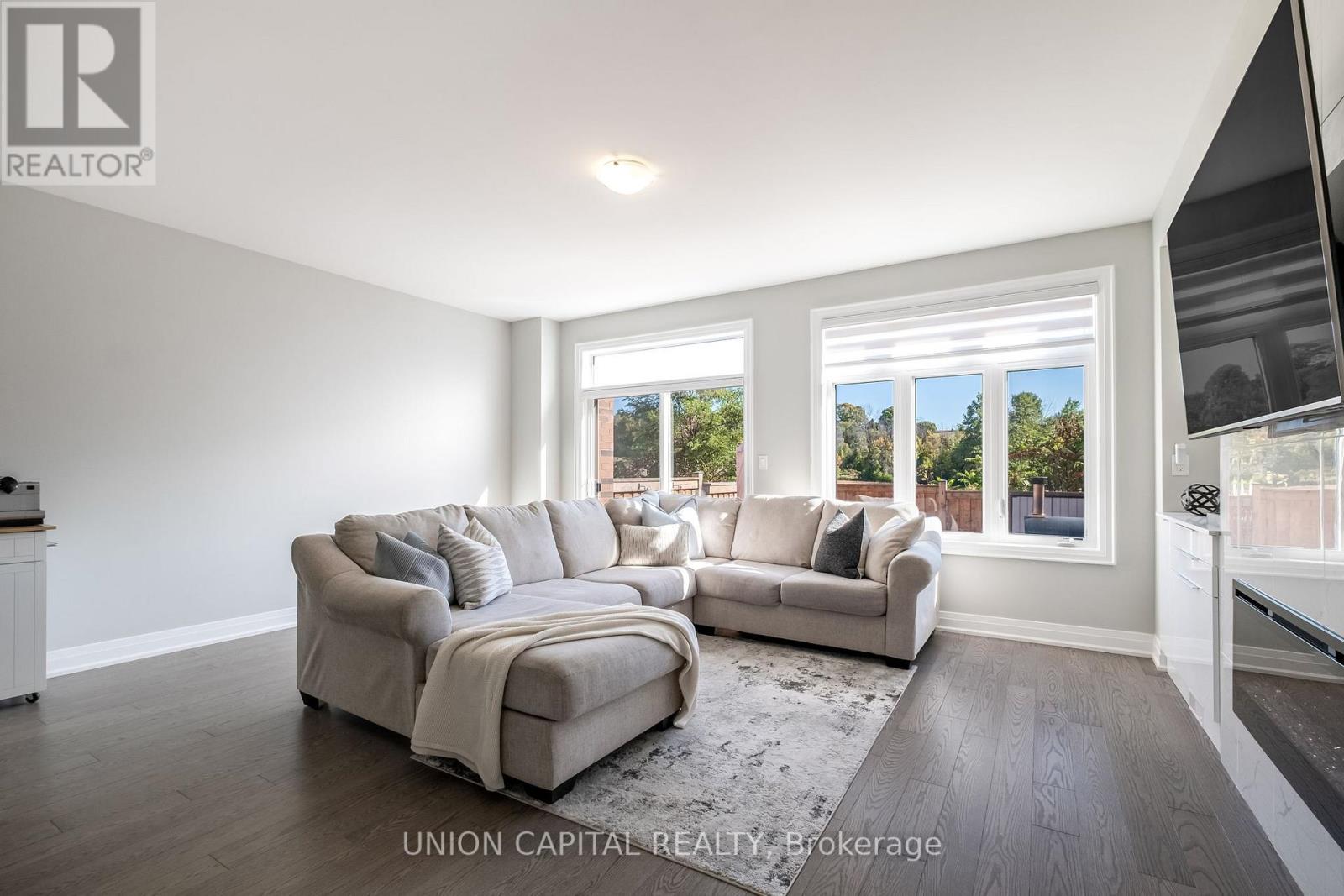 307 Silk Twist Drive, East Gwillimbury, Ontario  L9N 0V4 - Photo 9 - N12536480