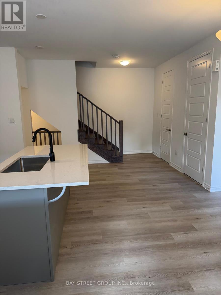 59 Pearen Lane, Barrie, Ontario  L9J 0G5 - Photo 10 - S12536510