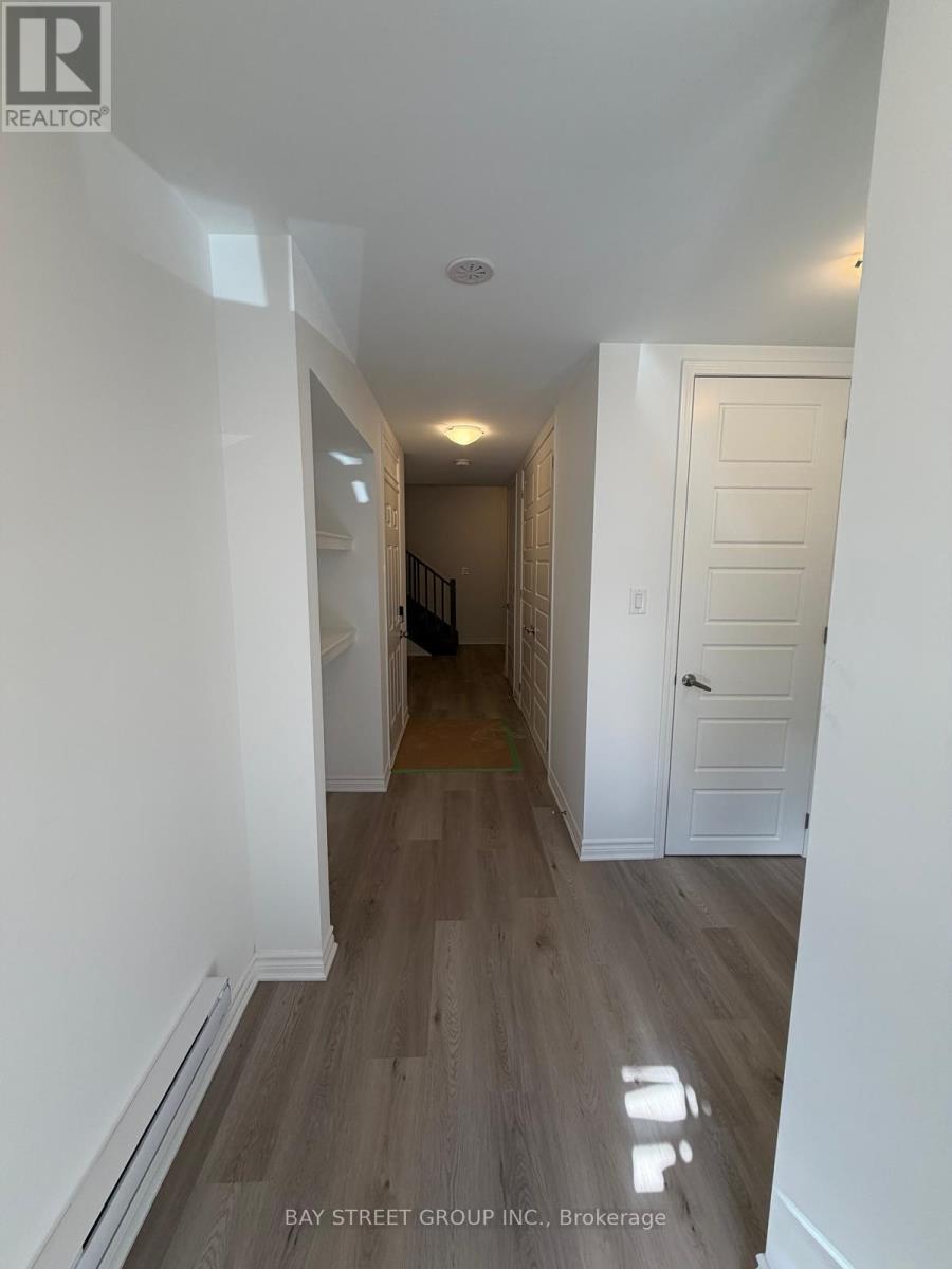 59 Pearen Lane, Barrie, Ontario  L9J 0G5 - Photo 2 - S12536510