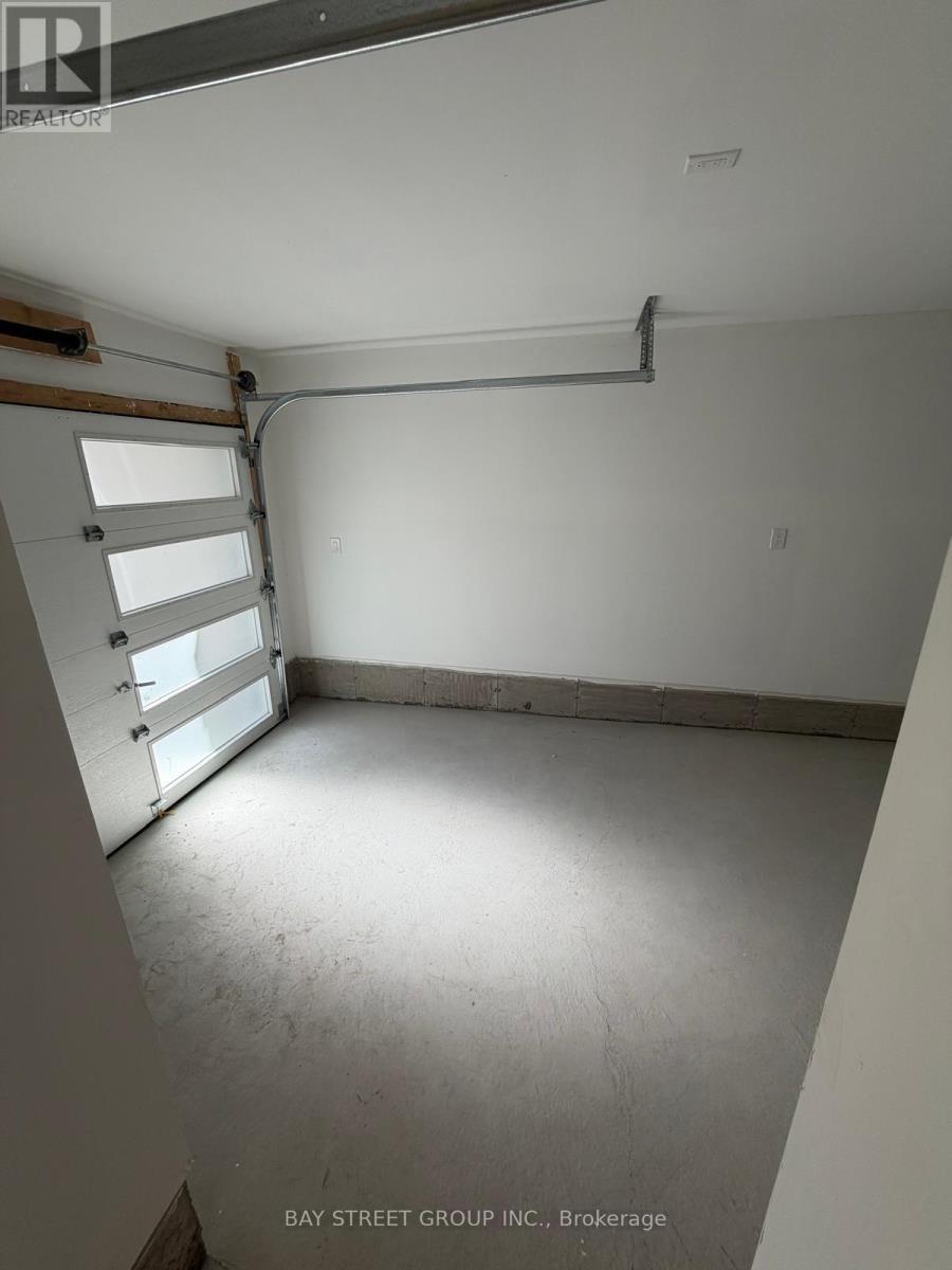 59 Pearen Lane, Barrie, Ontario  L9J 0G5 - Photo 3 - S12536510