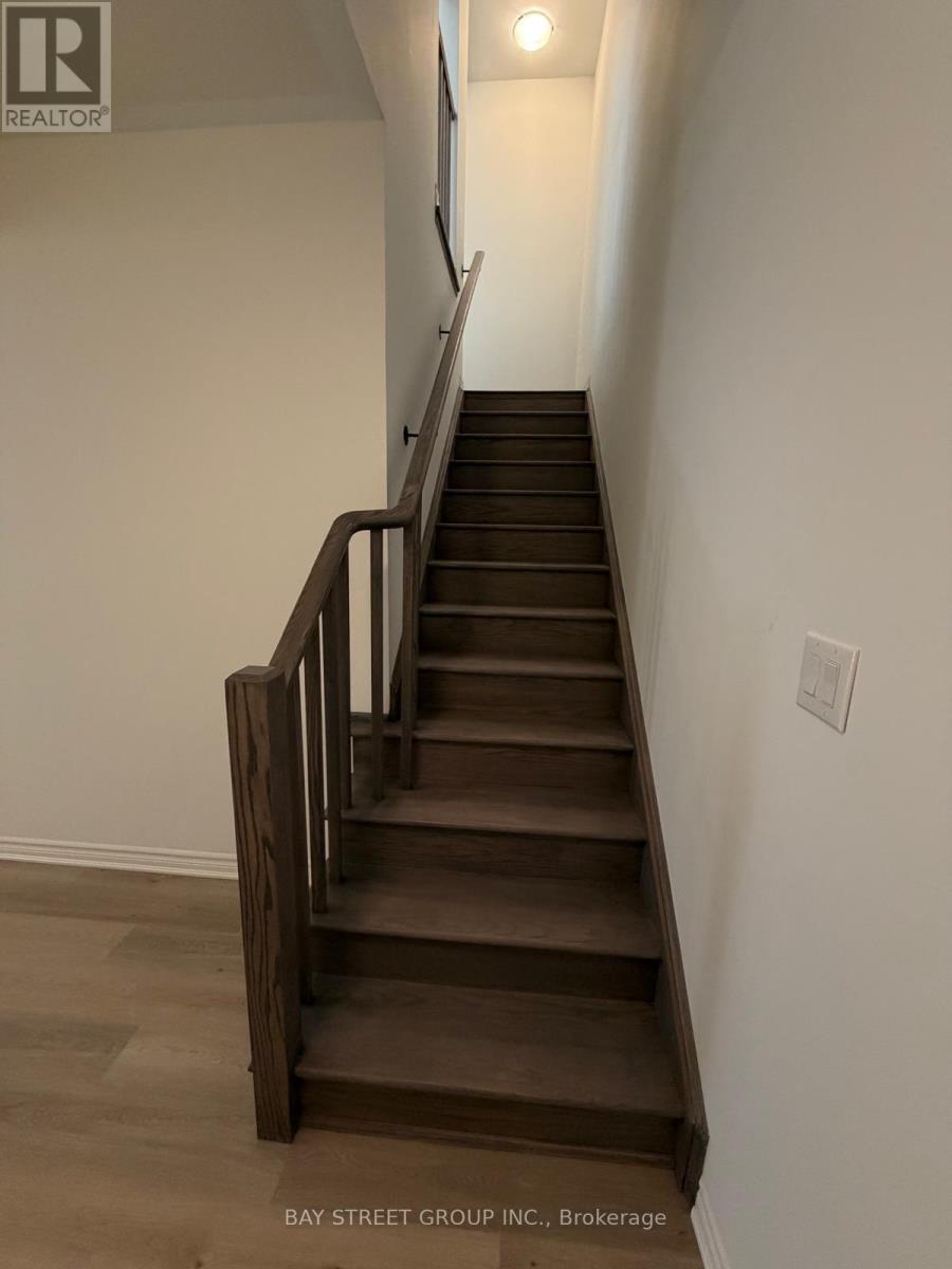 59 Pearen Lane, Barrie, Ontario  L9J 0G5 - Photo 4 - S12536510