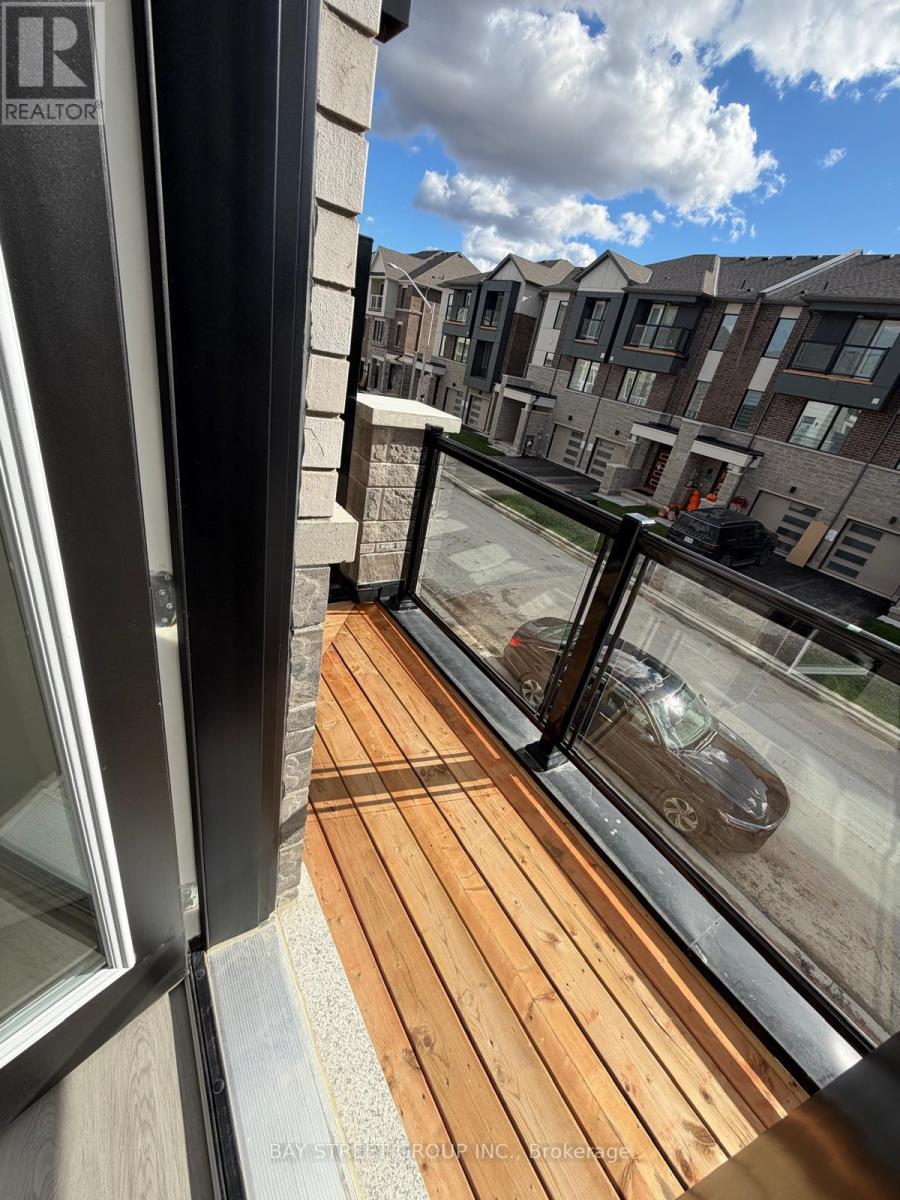 59 Pearen Lane, Barrie, Ontario  L9J 0G5 - Photo 5 - S12536510