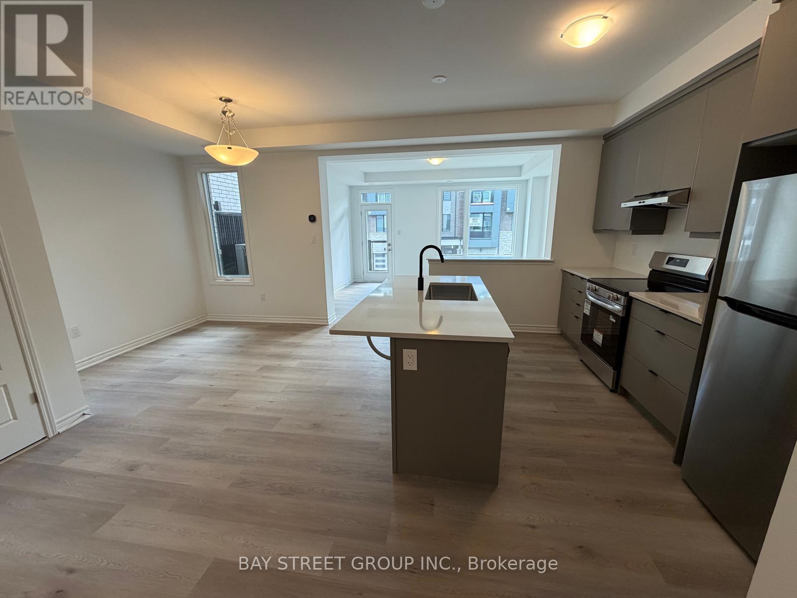 59 Pearen Lane, Barrie, Ontario  L9J 0G5 - Photo 9 - S12536510