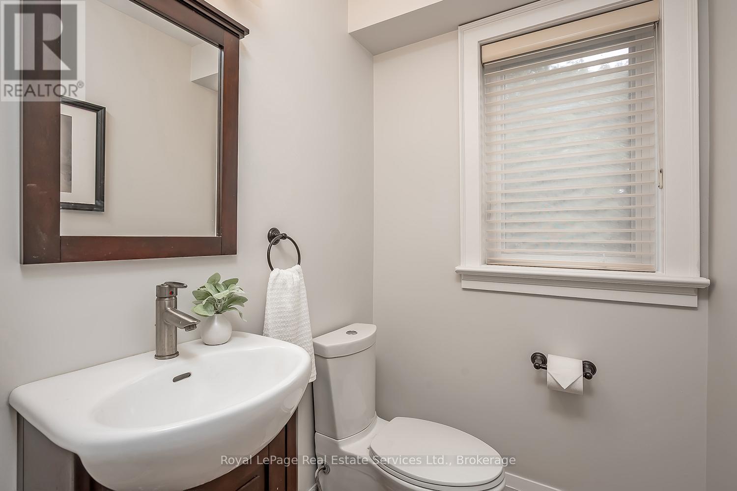 1071 Melvin Avenue, Oakville, Ontario  L6J 2V8 - Photo 14 - W12536598