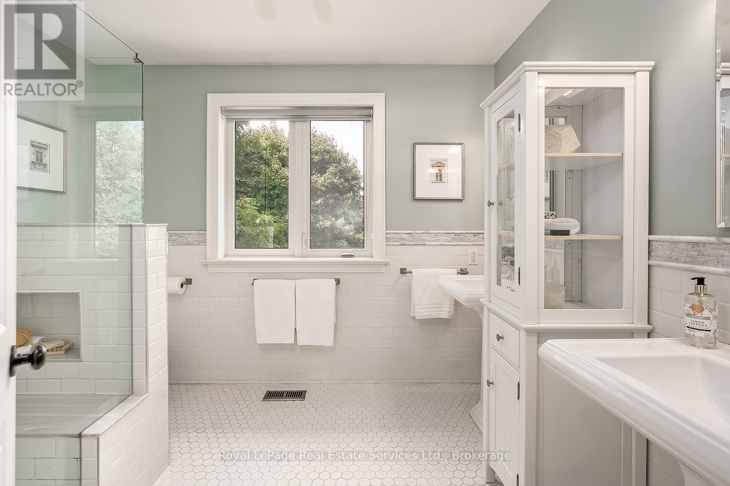 1071 Melvin Avenue, Oakville, Ontario  L6J 2V8 - Photo 19 - W12536598