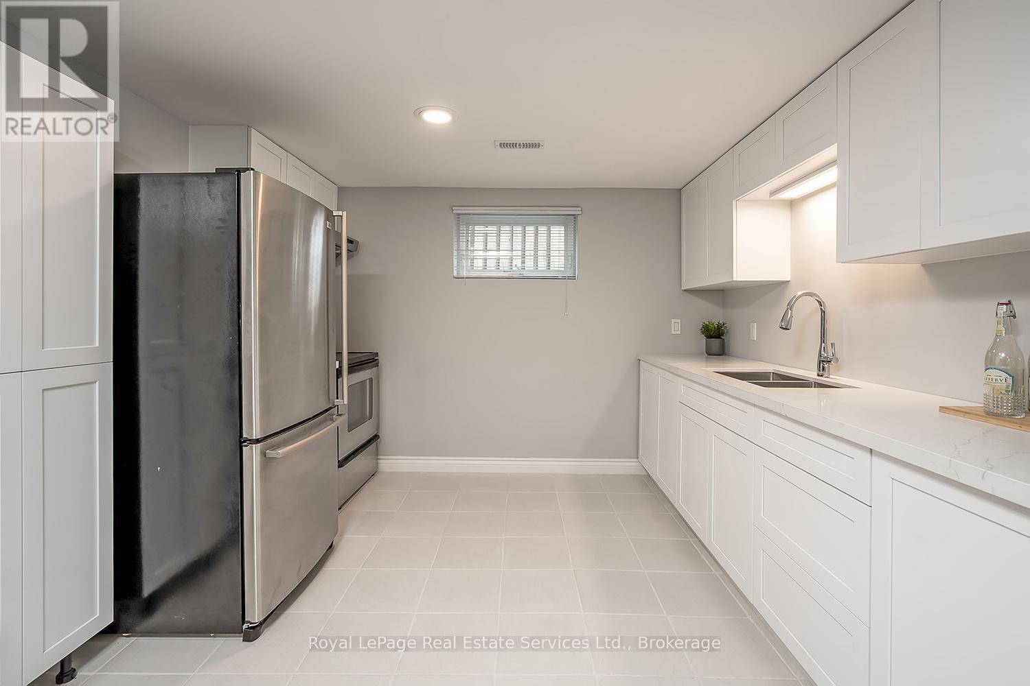 1071 Melvin Avenue, Oakville, Ontario  L6J 2V8 - Photo 32 - W12536598