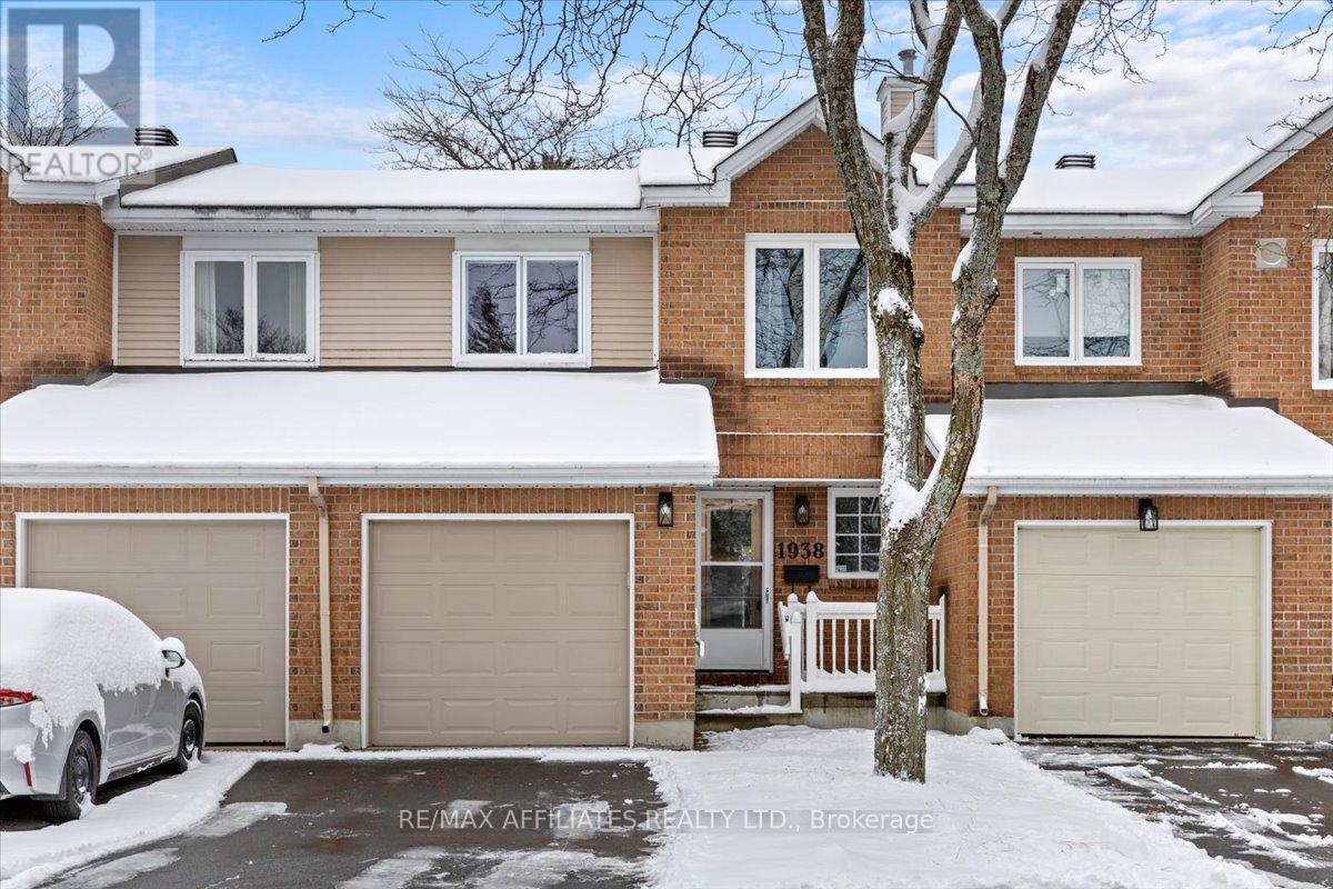 1938 Ashmont Street, Ottawa, Ontario  K1C 7B9 - Photo 1 - X12536566