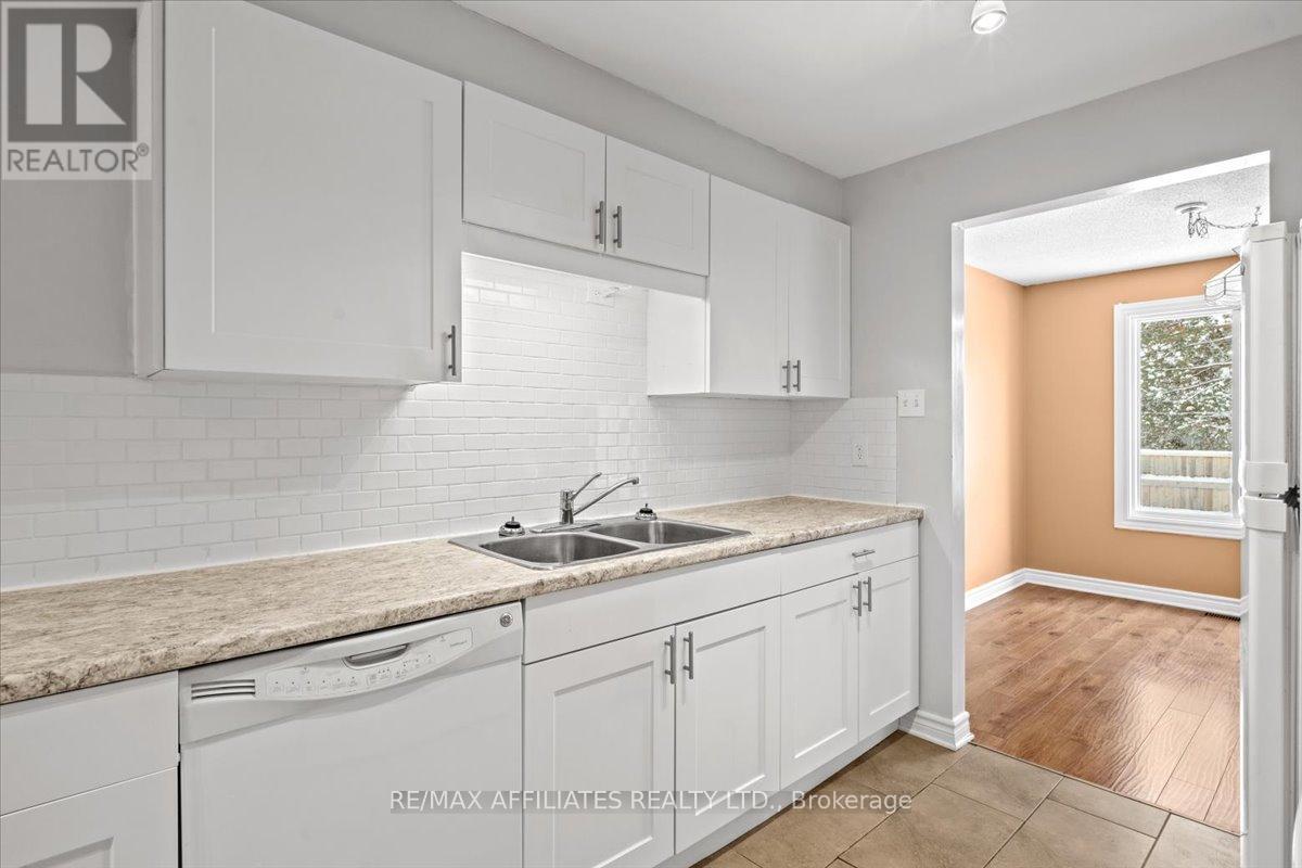 1938 Ashmont Street, Ottawa, Ontario  K1C 7B9 - Photo 15 - X12536566