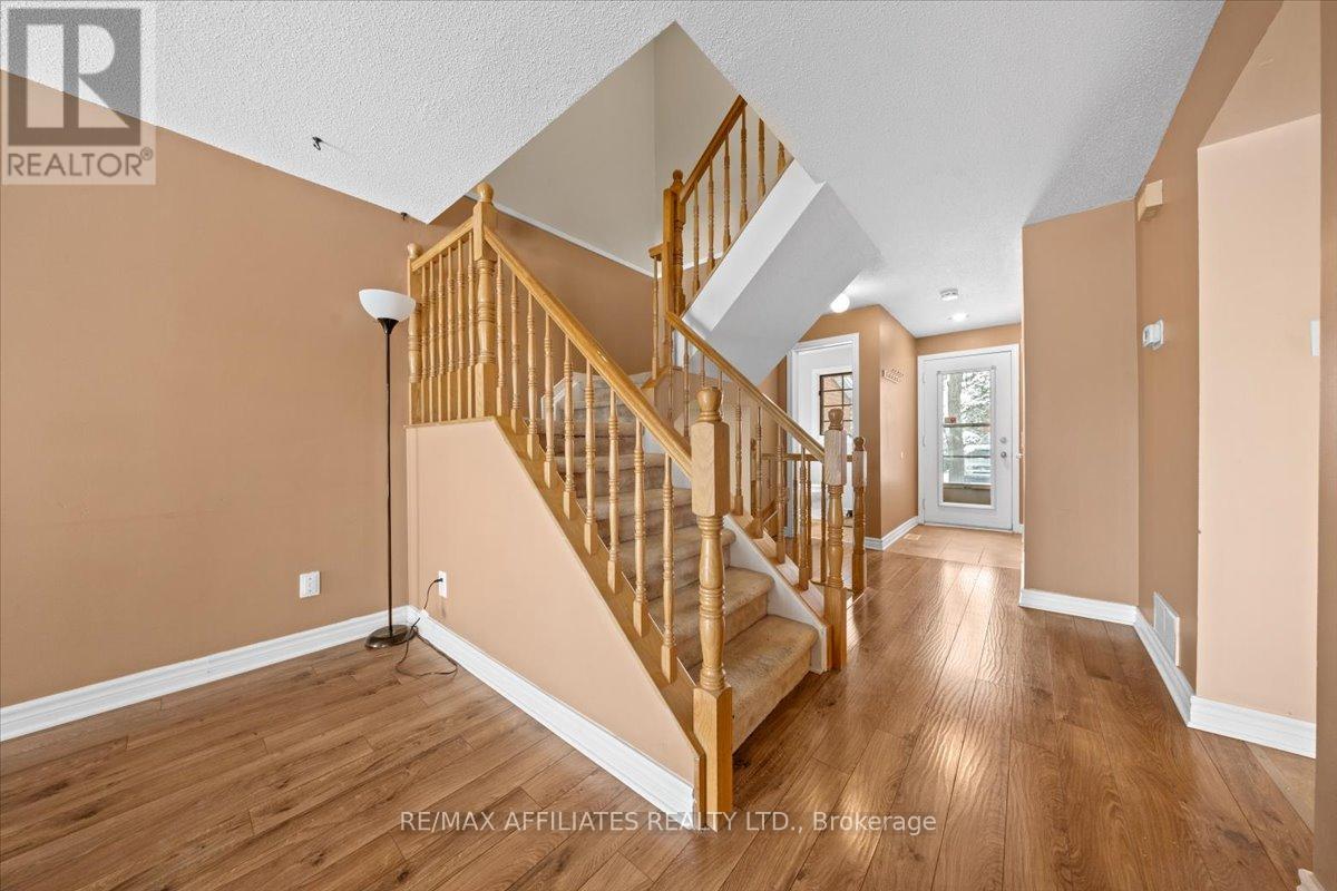 1938 Ashmont Street, Ottawa, Ontario  K1C 7B9 - Photo 3 - X12536566