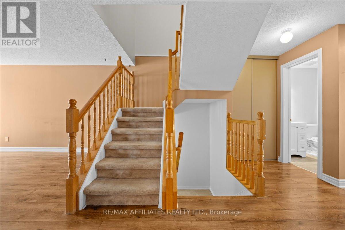 1938 Ashmont Street, Ottawa, Ontario  K1C 7B9 - Photo 5 - X12536566