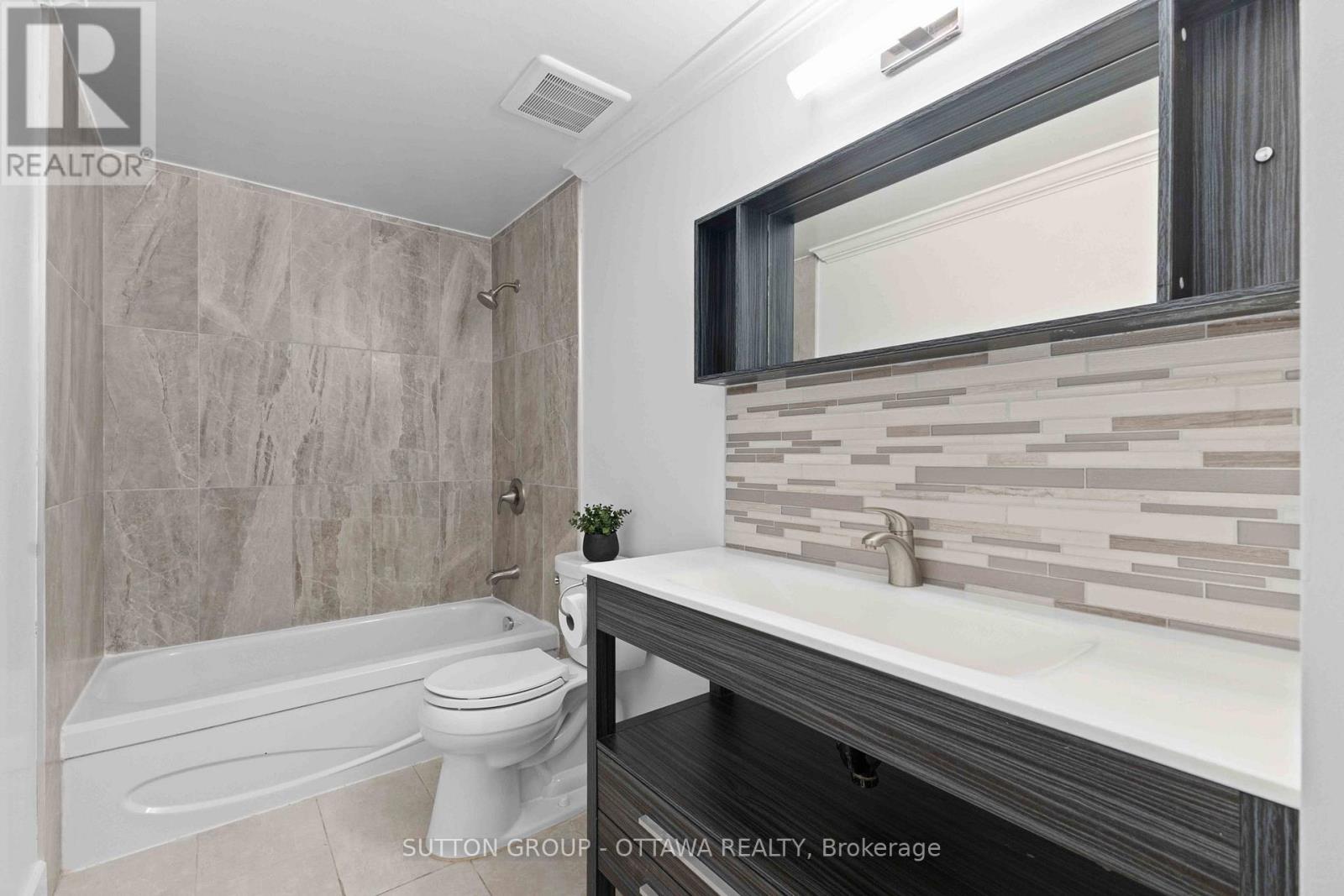 131 Renova Avenue, Ottawa, Ontario K1G 4C7 - Photo 13 - X12536568