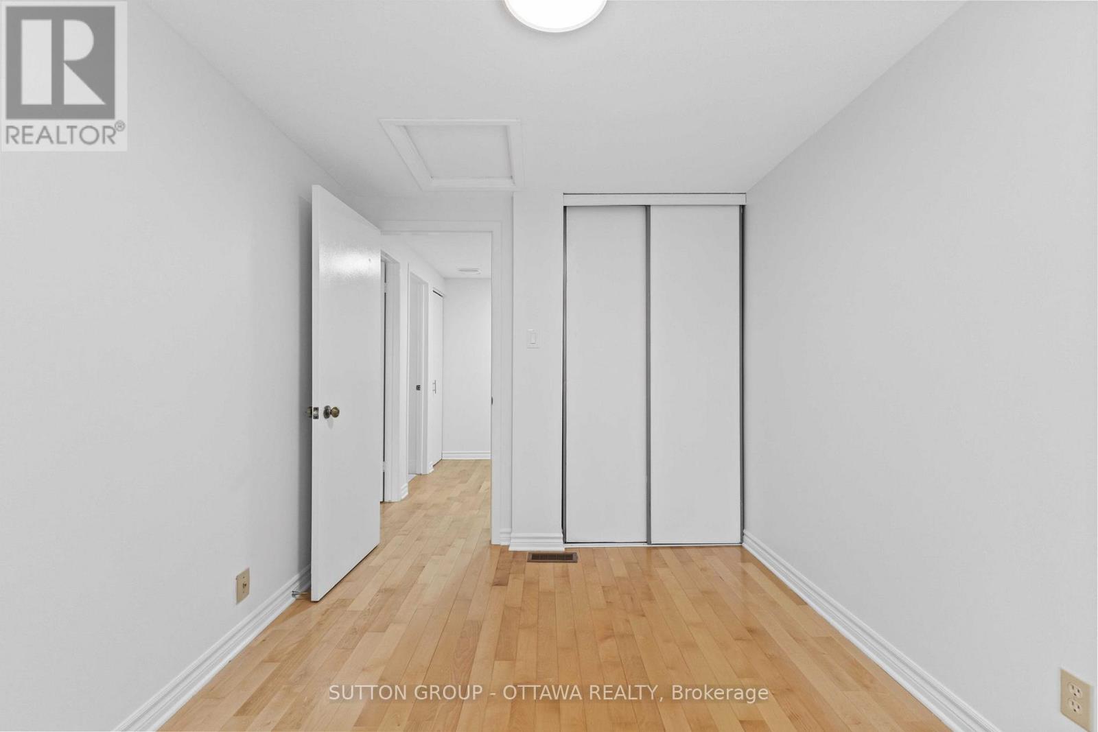 131 Renova Avenue, Ottawa, Ontario K1G 4C7 - Photo 17 - X12536568