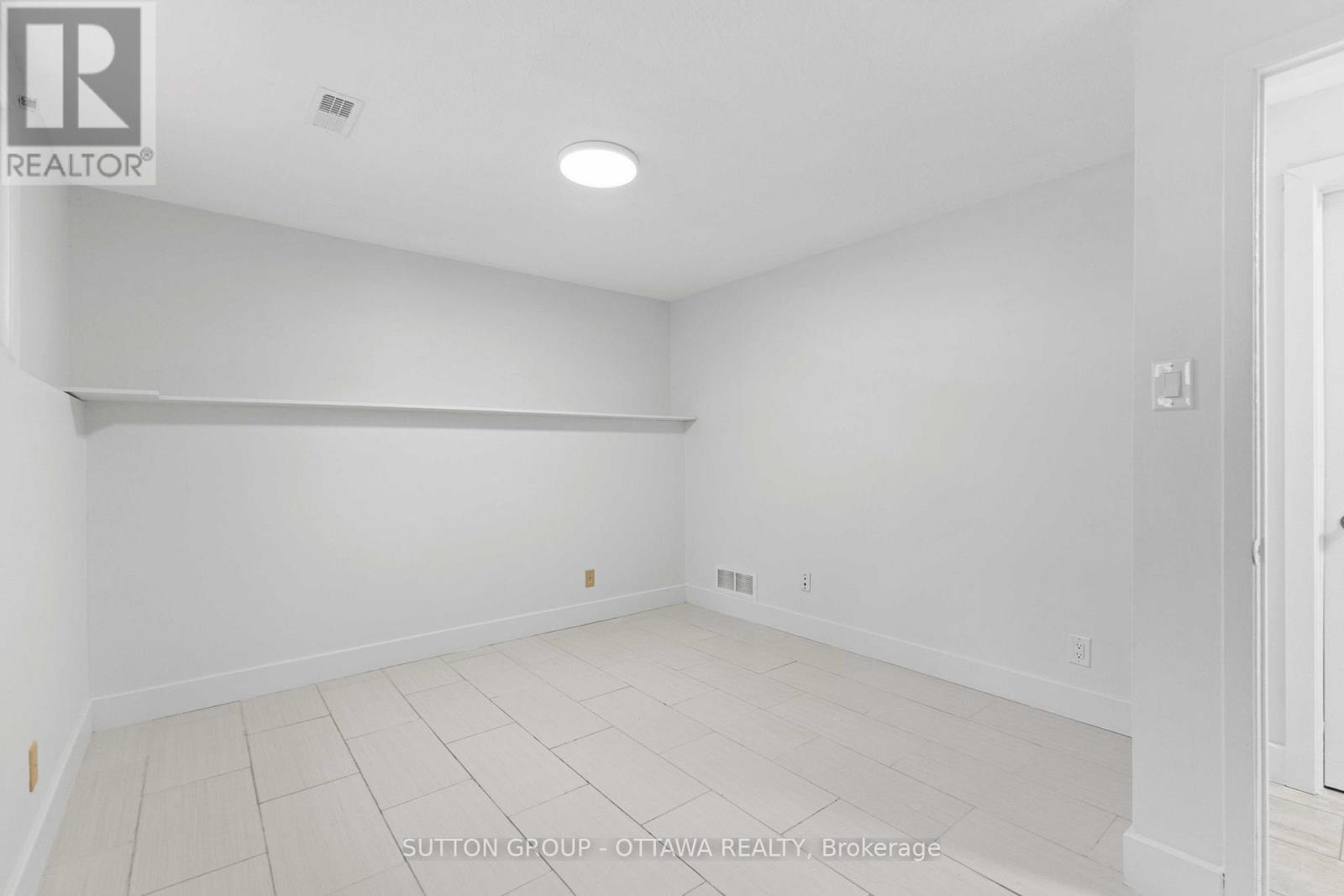 131 Renova Avenue, Ottawa, Ontario K1G 4C7 - Photo 19 - X12536568