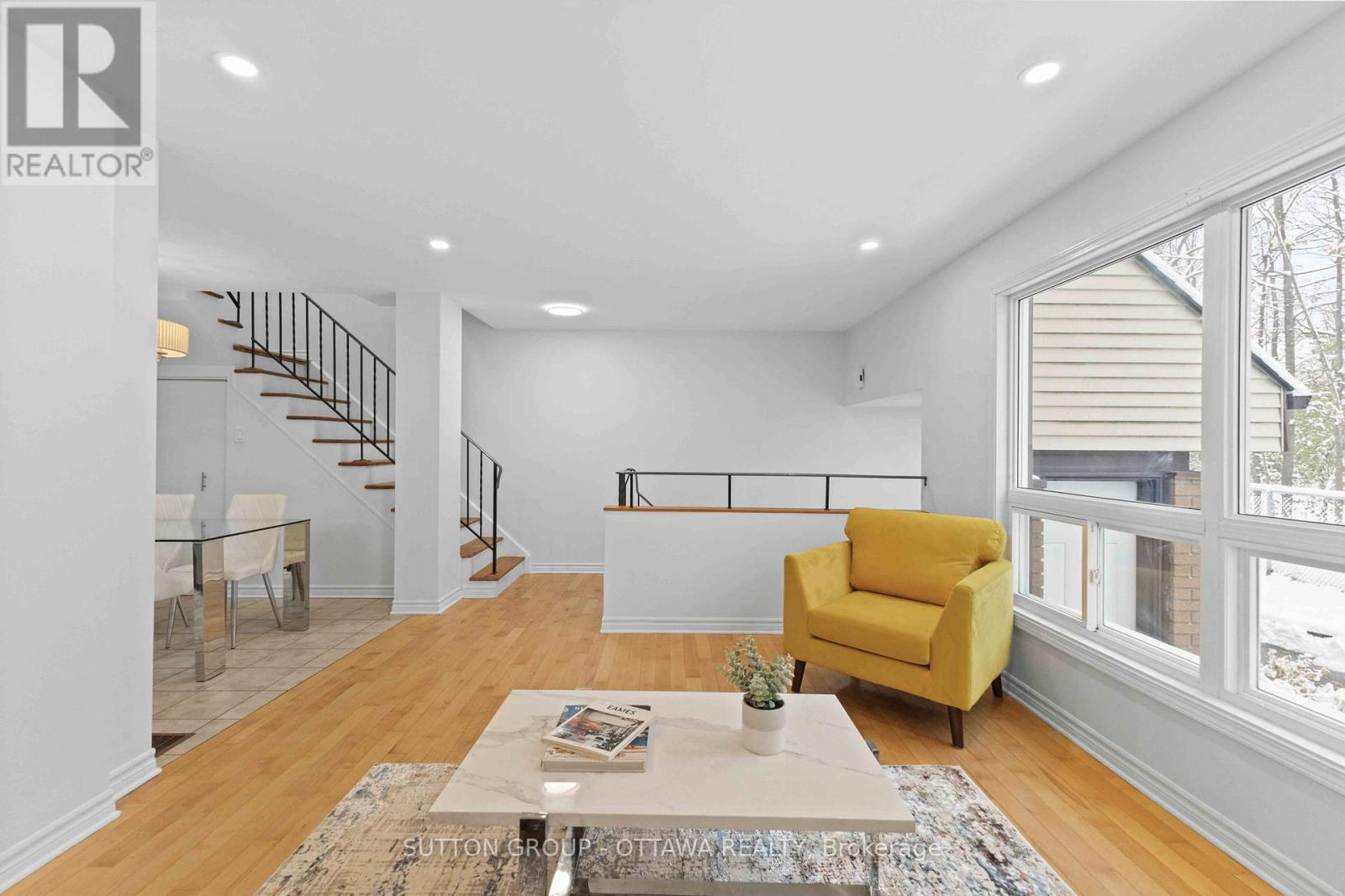 131 Renova Avenue, Ottawa, Ontario K1G 4C7 - Photo 6 - X12536568