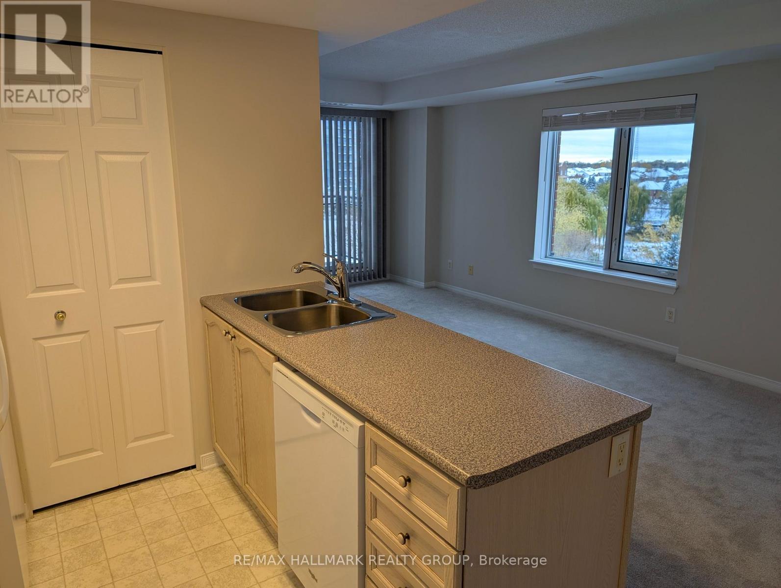 6f - 310 Central Park Drive, Ottawa, Ontario  K2C 4G4 - Photo 11 - X12536586