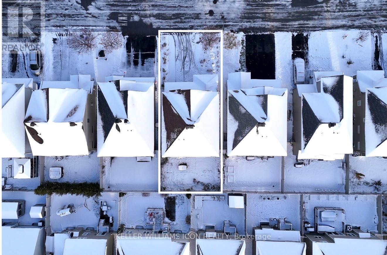 380 Brettonwood Ridge, Ottawa, Ontario  K2T 0H8 - Photo 4 - X12536630