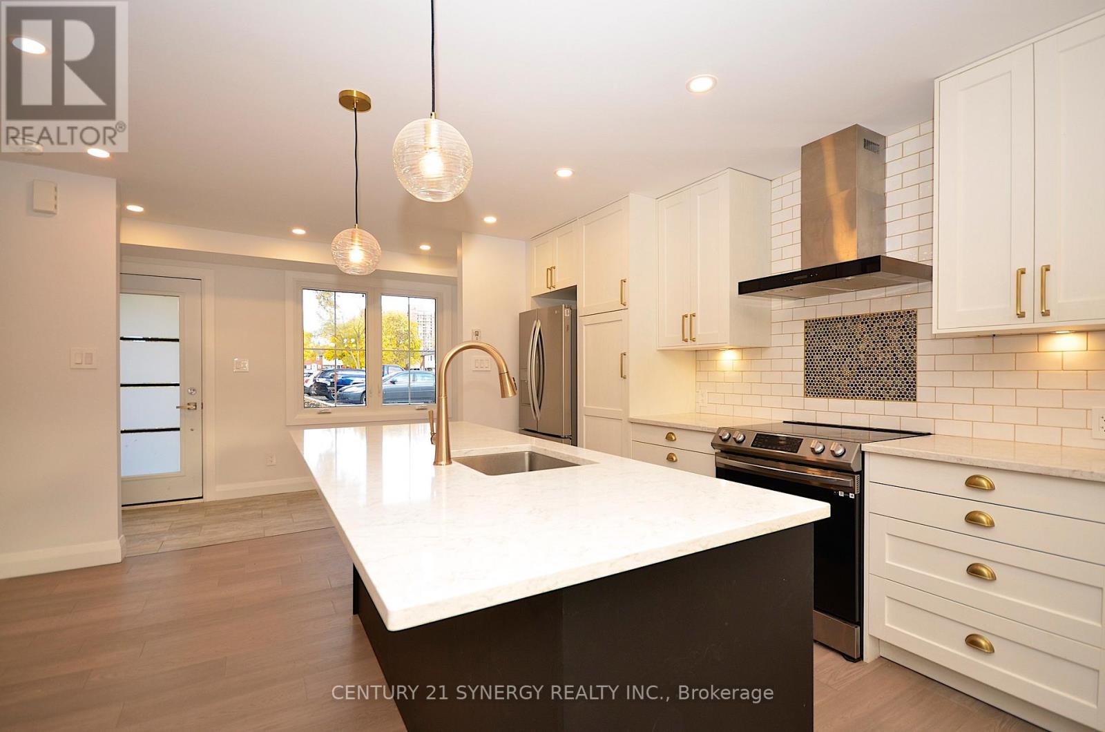 26 - 660 Hochelaga Street, Ottawa, Ontario  K1K 2E9 - Photo 12 - X12536650