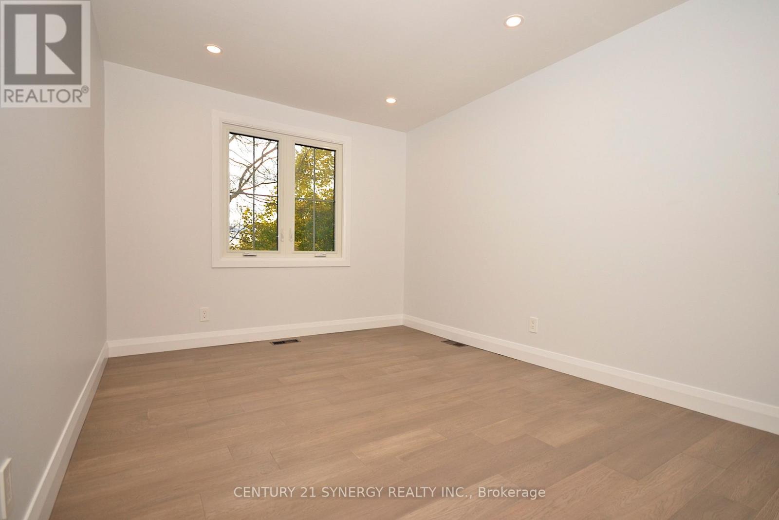 26 - 660 Hochelaga Street, Ottawa, Ontario  K1K 2E9 - Photo 32 - X12536650