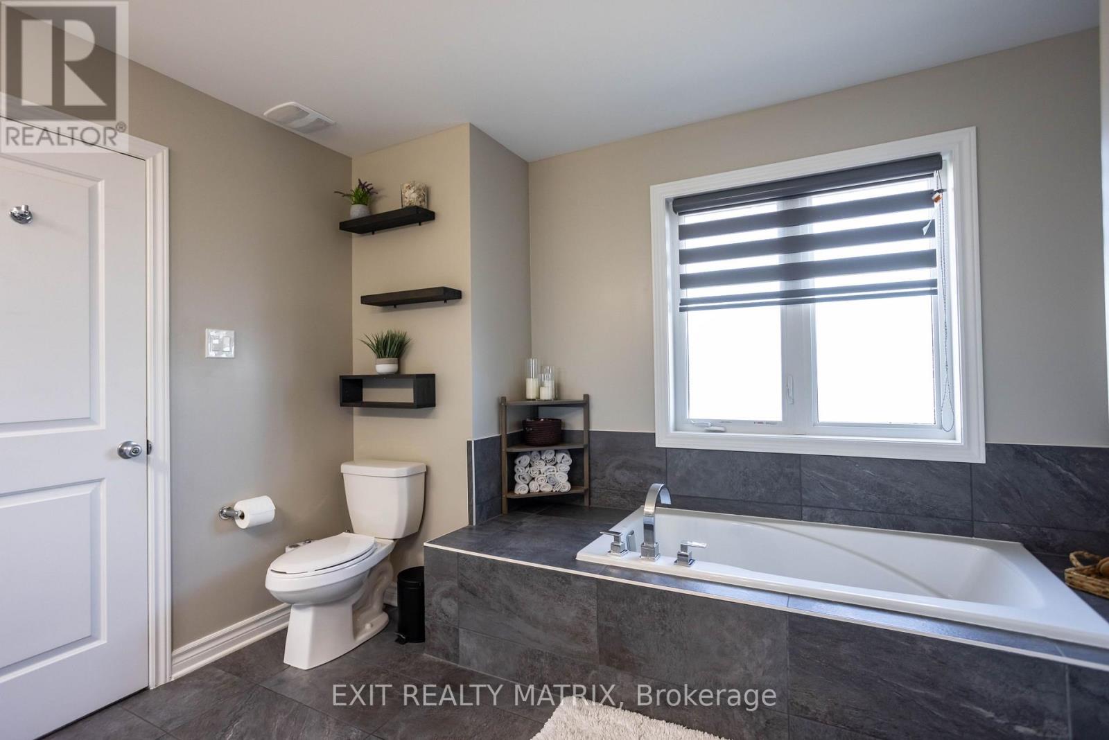 573 Strasbourg Street, Russell, Ontario K0A 1W0 - Photo 39 - X12536818