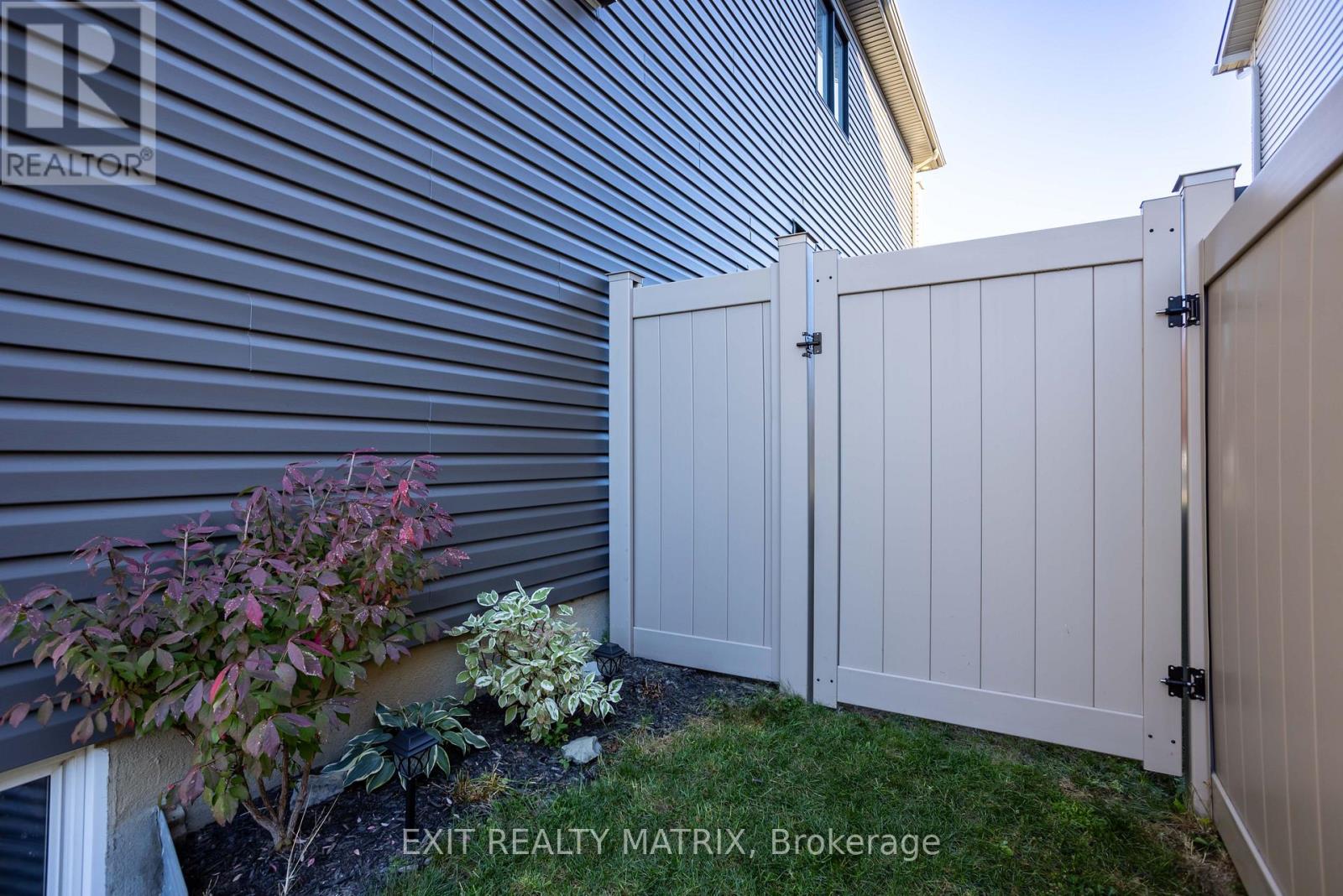 573 Strasbourg Street, Russell, Ontario K0A 1W0 - Photo 42 - X12536818