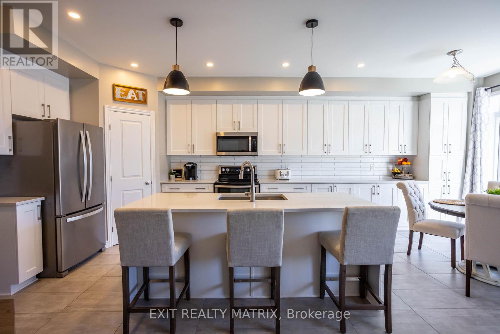 573 Strasbourg Street, Russell, Ontario K0A 1W0 - Photo 9 - X12536818