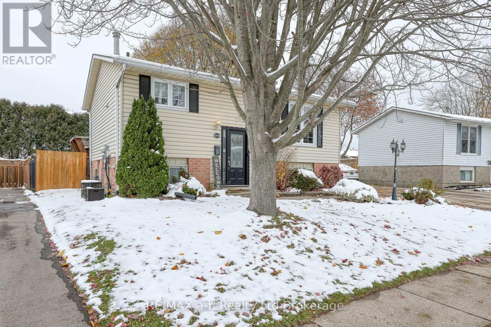 Property at 1049 CREE AVENUE image 3