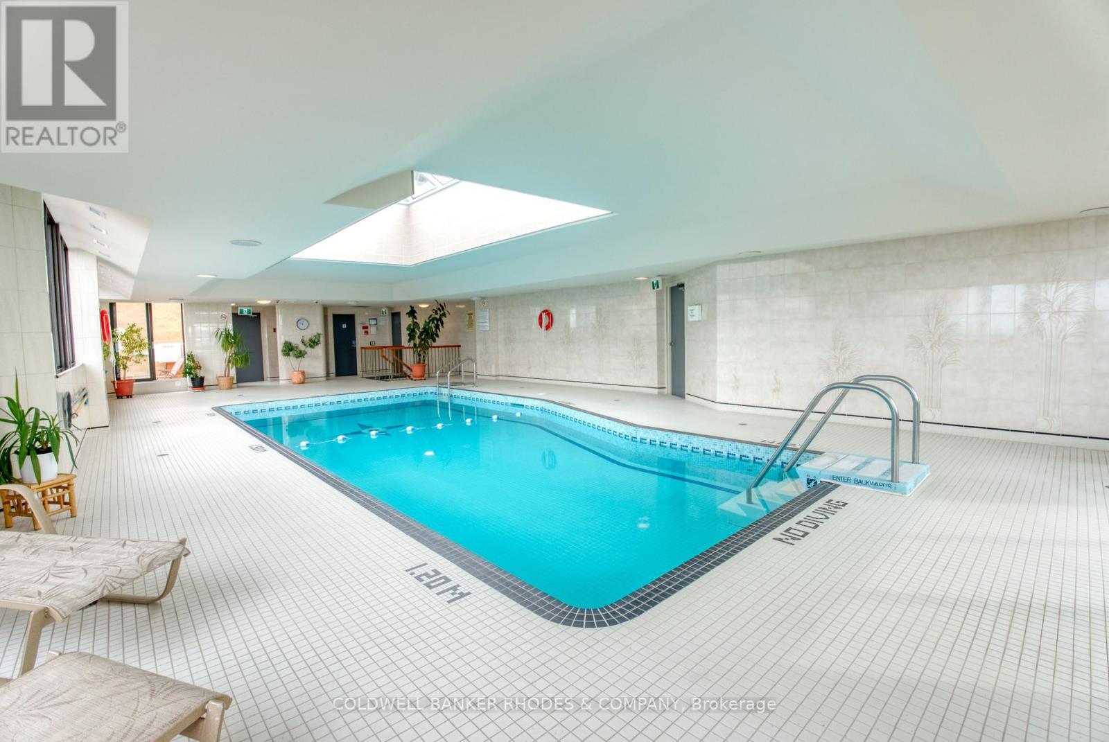 Property Listing: 1105 - 556 Laurier Avenue W, Ottawa, Ontario