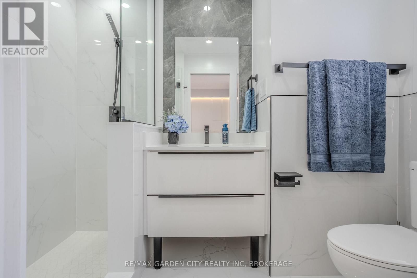 53 Brant Avenue, Welland, Ontario L3C 6C6 - Photo 15 - X12536870