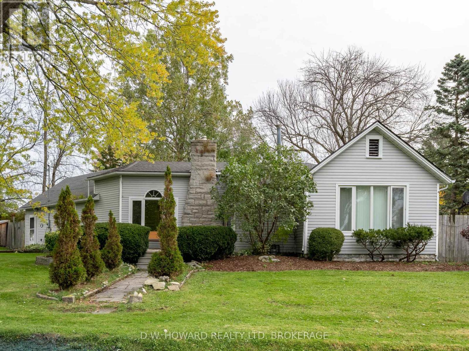 270 Cherry Hill Boulevard S, Fort Erie, Ontario L0S 1B0 - Photo 4 - X12536884