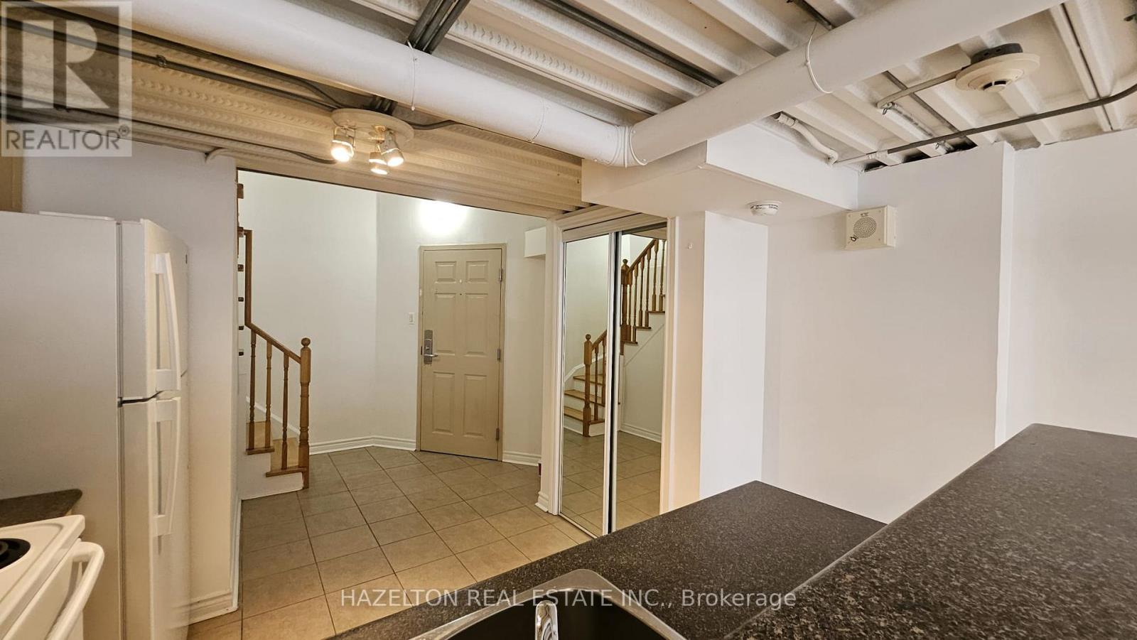 215 - 800 Lansdowne Avenue, Toronto, Ontario  M6H 4K2 - Photo 10 - W12536394