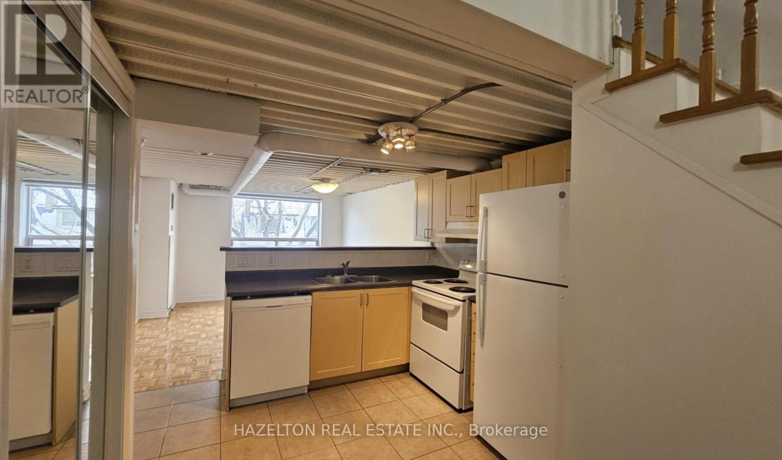 215 - 800 Lansdowne Avenue, Toronto, Ontario  M6H 4K2 - Photo 5 - W12536394