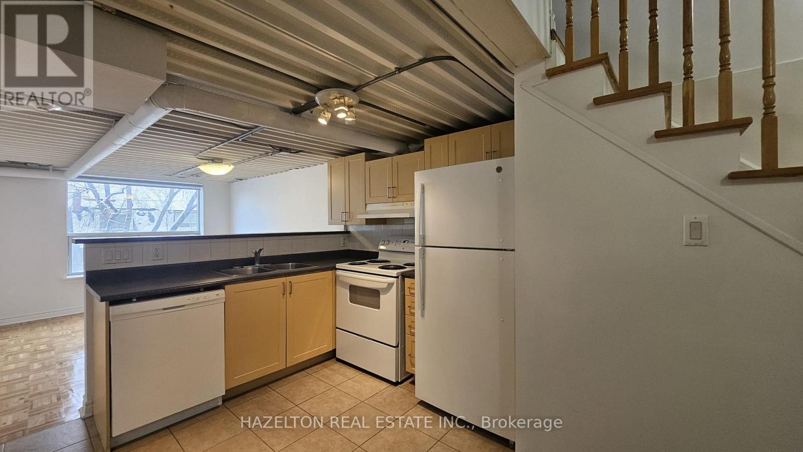 215 - 800 Lansdowne Avenue, Toronto, Ontario  M6H 4K2 - Photo 8 - W12536394