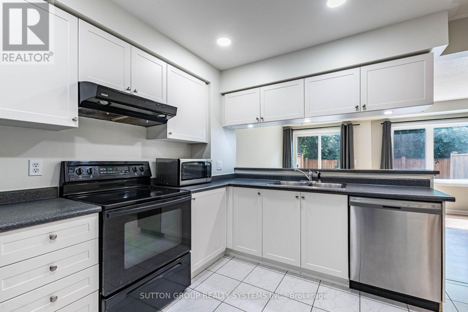 59 - 2080 Leanne Boulevard, Mississauga, Ontario  L5K 2S6 - Photo 10 - W12536448