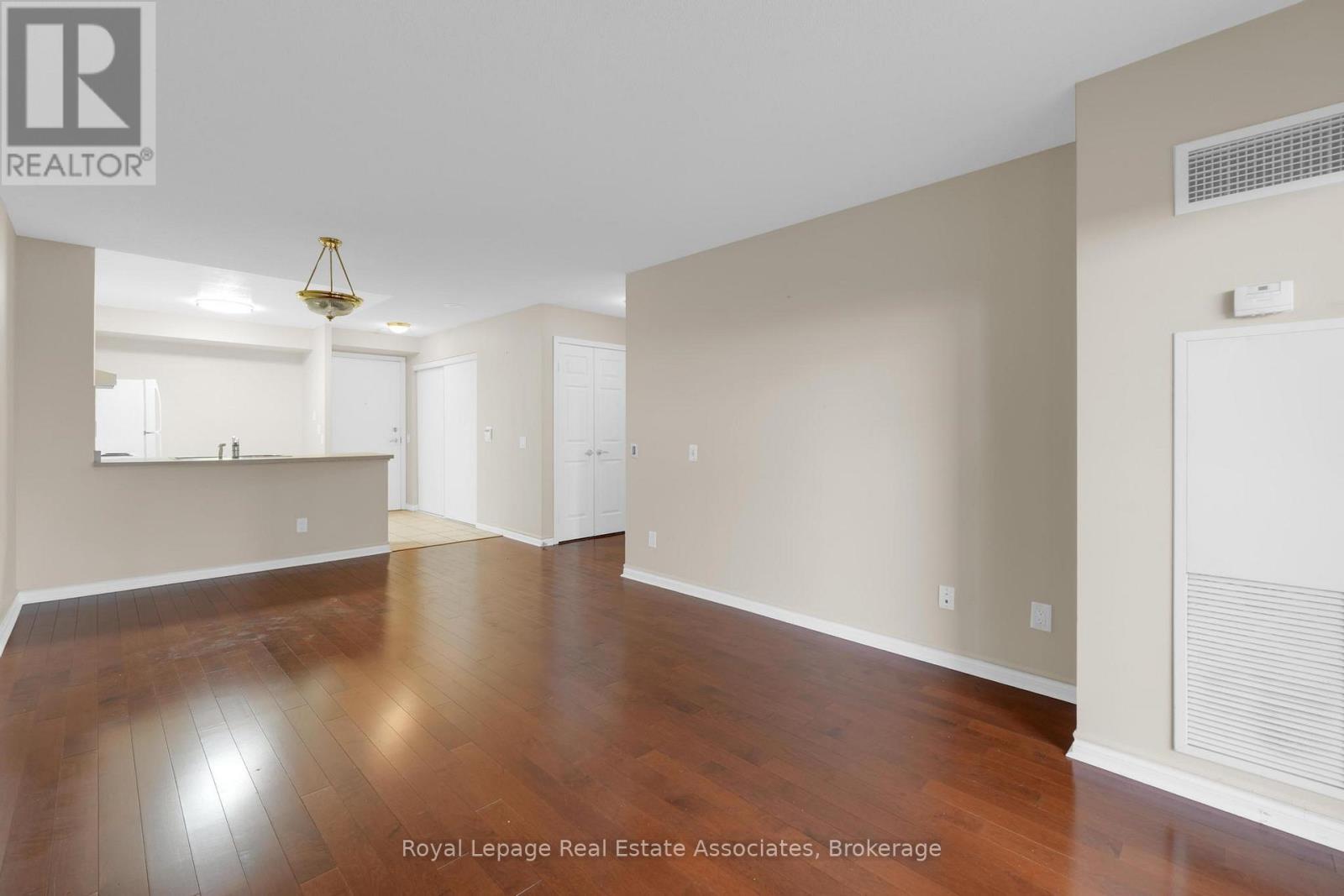 622 - 25 Kingsbridge Garden Circle, Mississauga, Ontario  L5R 4B1 - Photo 12 - W12536450