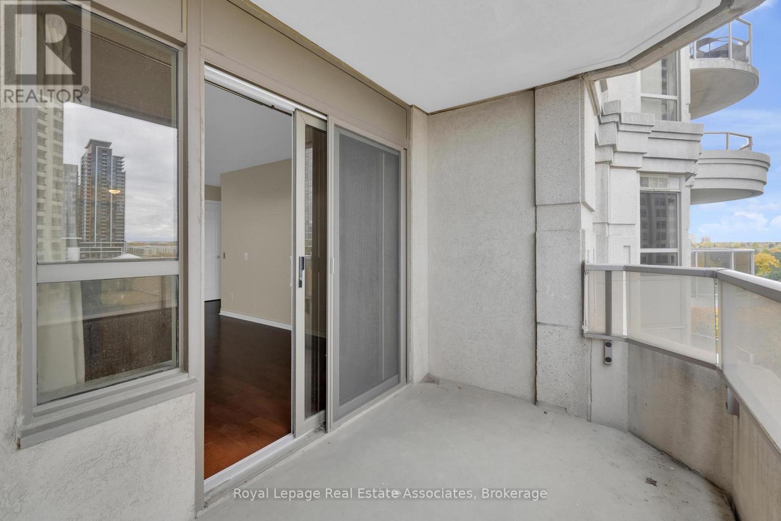 622 - 25 Kingsbridge Garden Circle, Mississauga, Ontario  L5R 4B1 - Photo 15 - W12536450