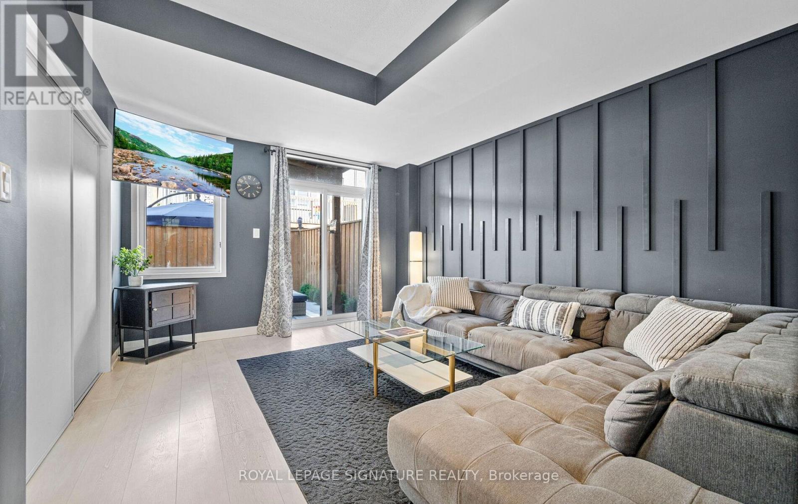 173 Sabina Drive, Oakville, Ontario  L6H 0L4 - Photo 7 - W12536484