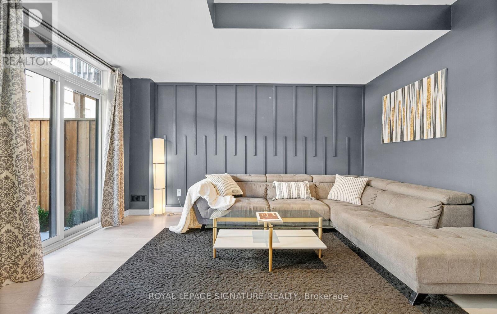 173 Sabina Drive, Oakville, Ontario  L6H 0L4 - Photo 8 - W12536484