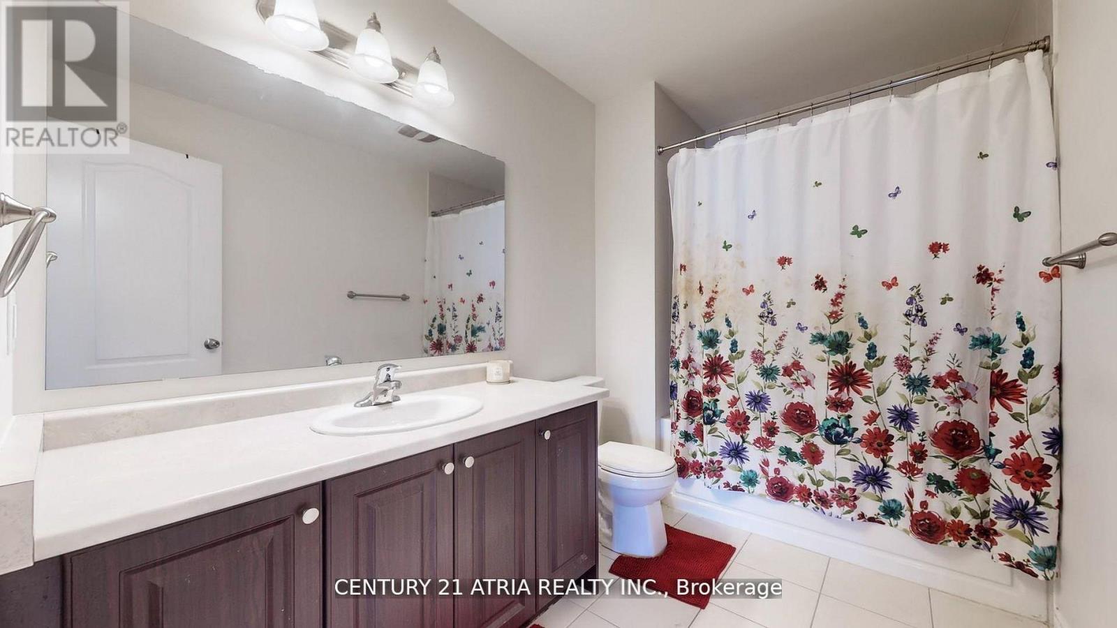 101 Bonnieglen Farm Boulevard, Caledon, Ontario L7C 4B7 - Photo 23 - W12536496