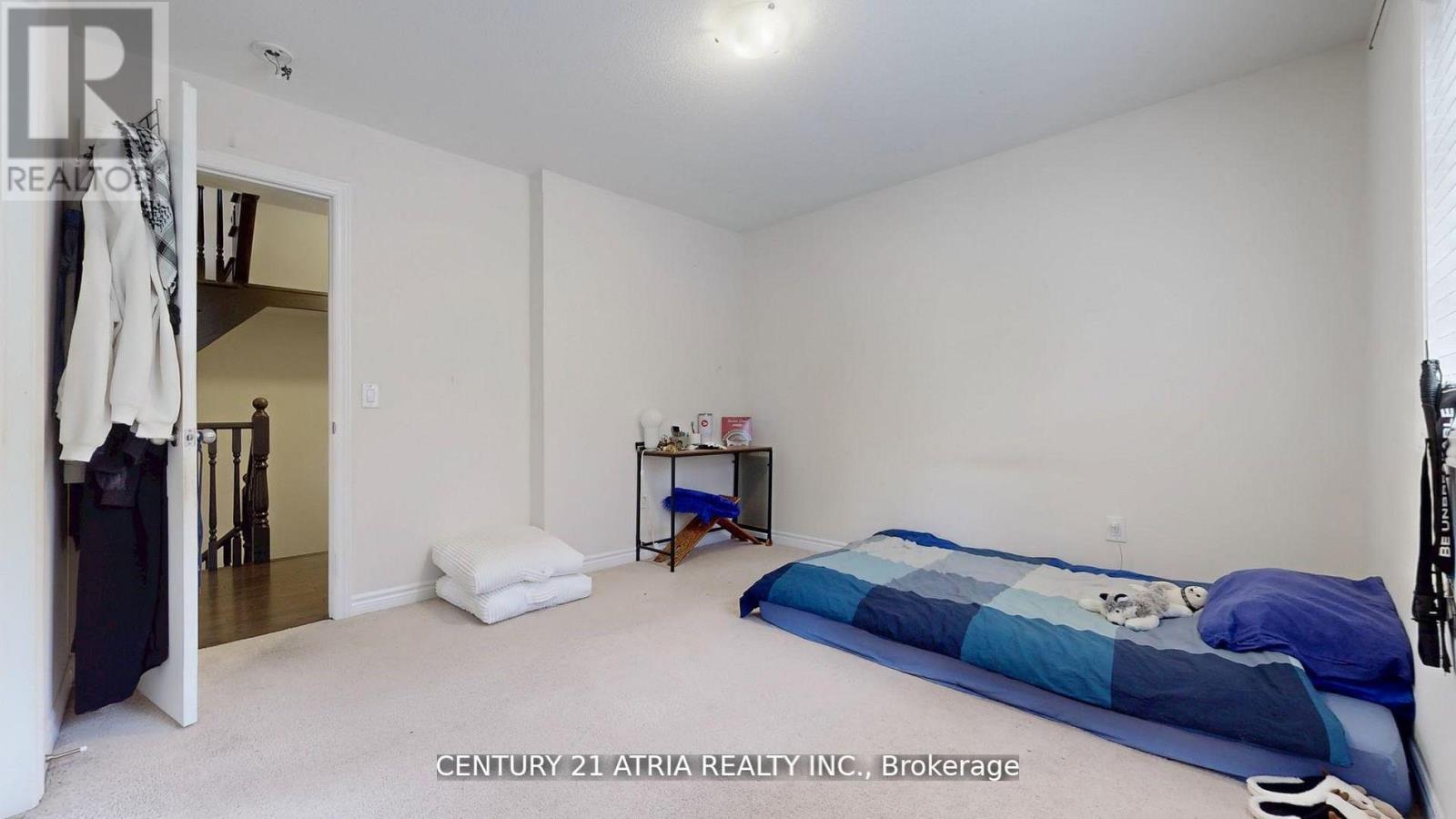 101 Bonnieglen Farm Boulevard, Caledon, Ontario L7C 4B7 - Photo 28 - W12536496