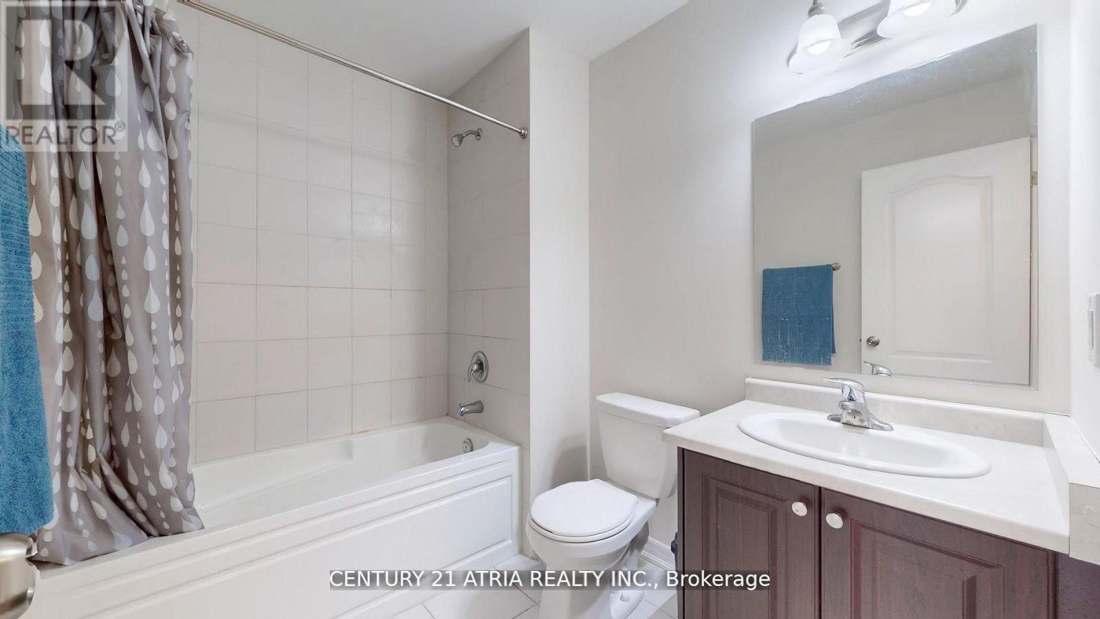 101 Bonnieglen Farm Boulevard, Caledon, Ontario L7C 4B7 - Photo 31 - W12536496