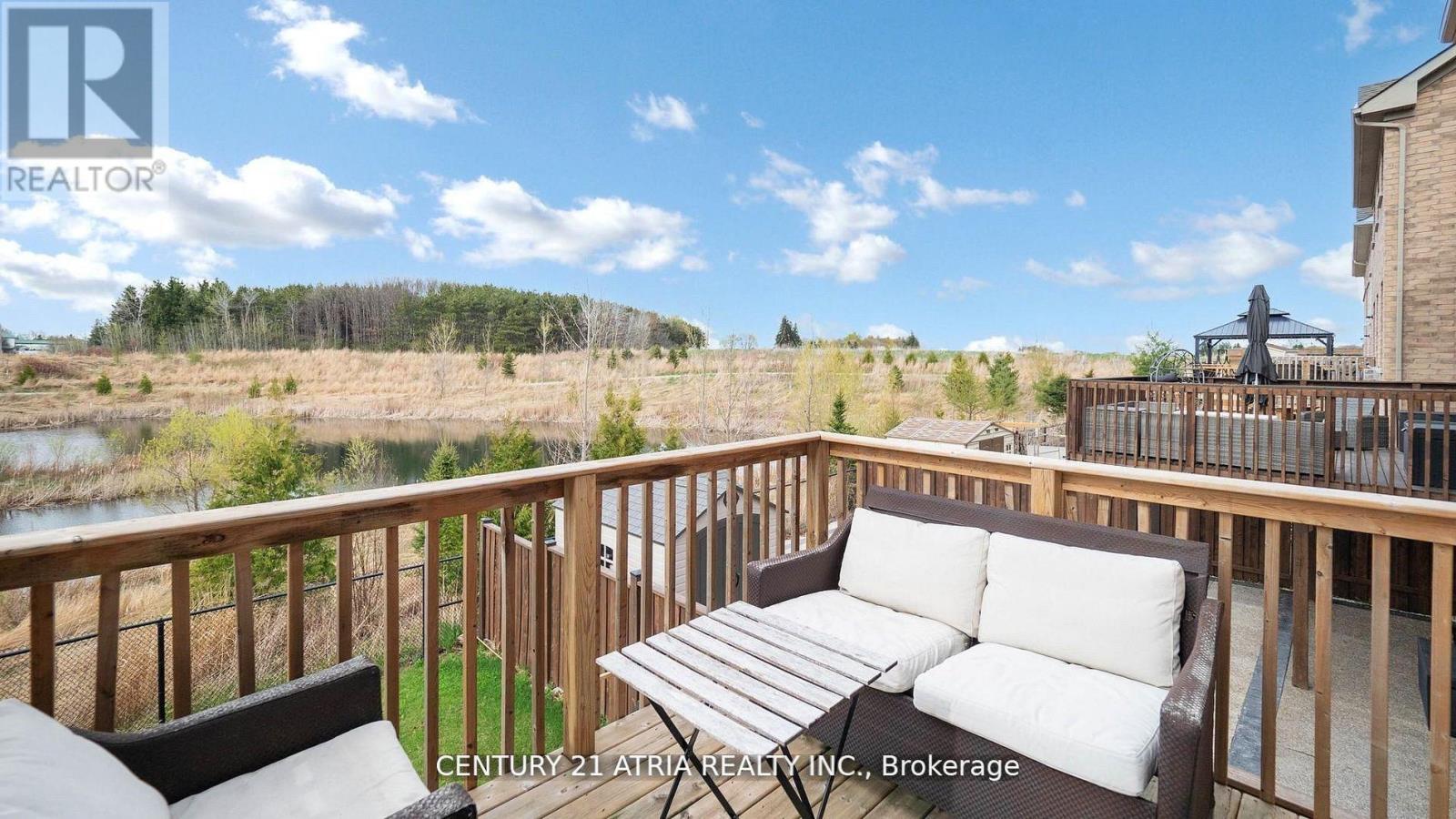 101 Bonnieglen Farm Boulevard, Caledon, Ontario L7C 4B7 - Photo 40 - W12536496