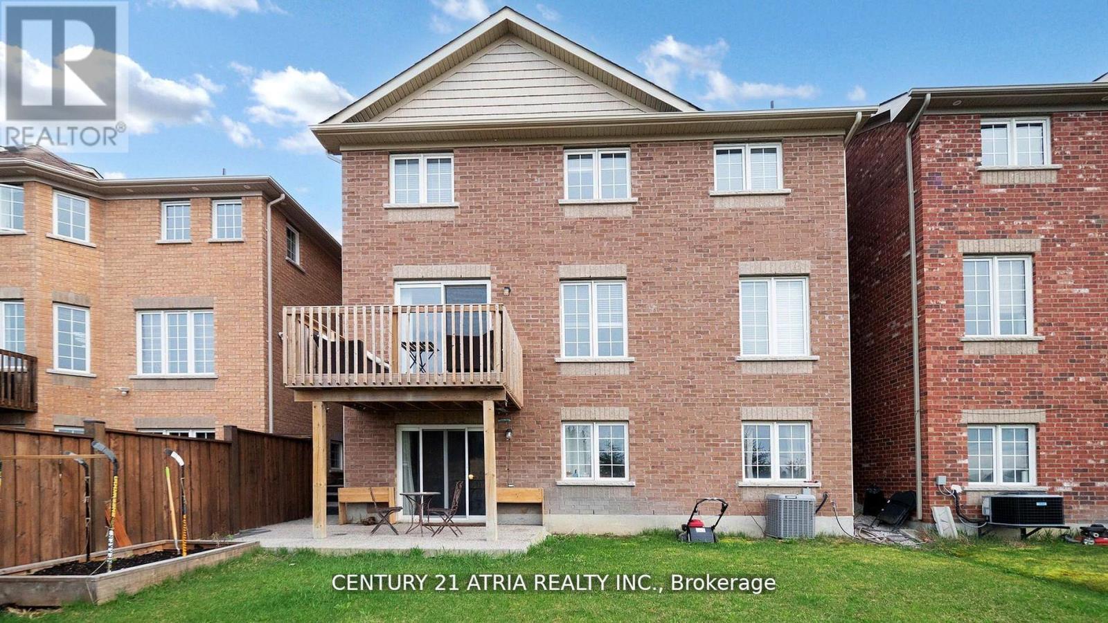 101 Bonnieglen Farm Boulevard, Caledon, Ontario L7C 4B7 - Photo 43 - W12536496