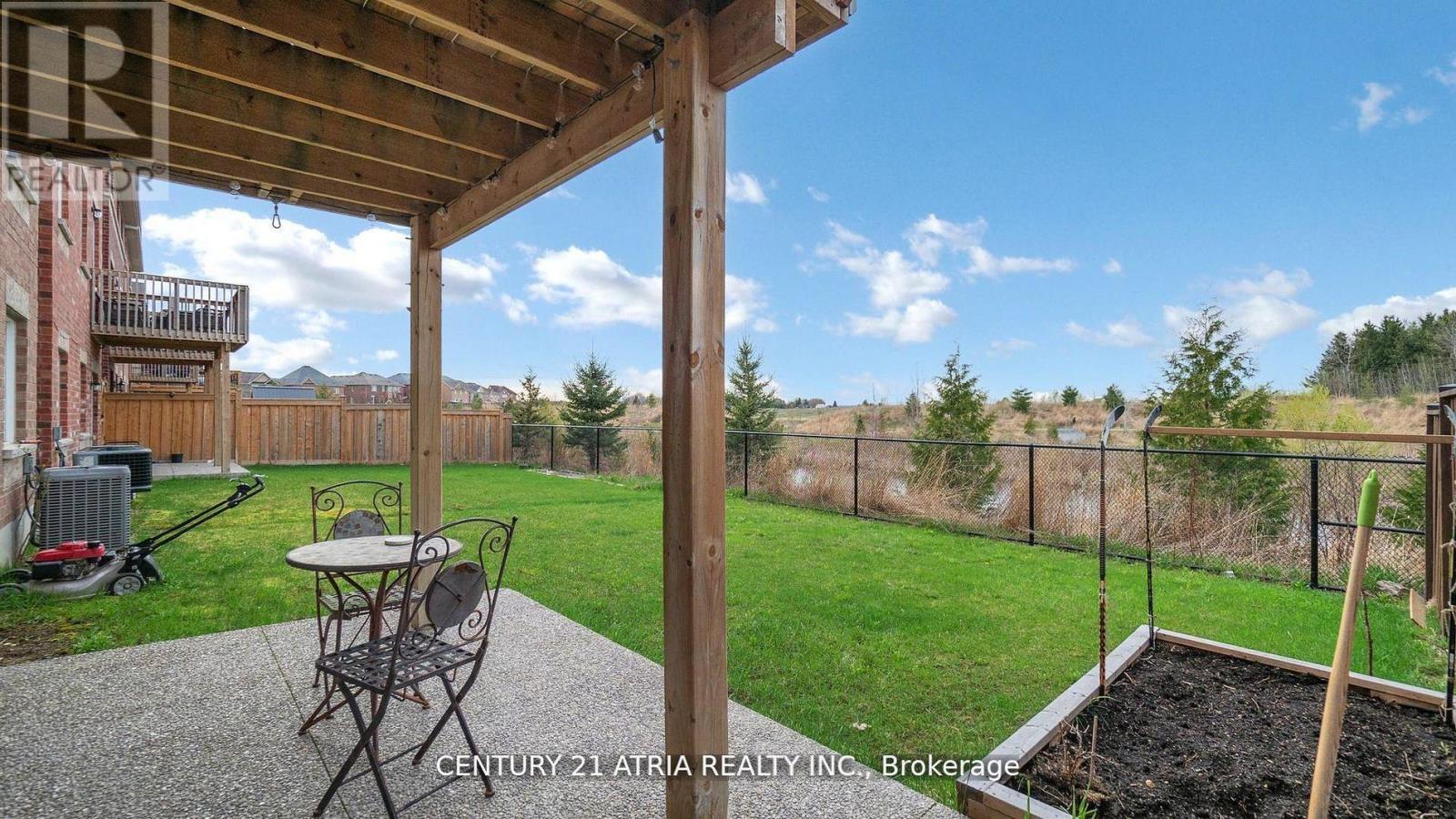 101 Bonnieglen Farm Boulevard, Caledon, Ontario L7C 4B7 - Photo 46 - W12536496